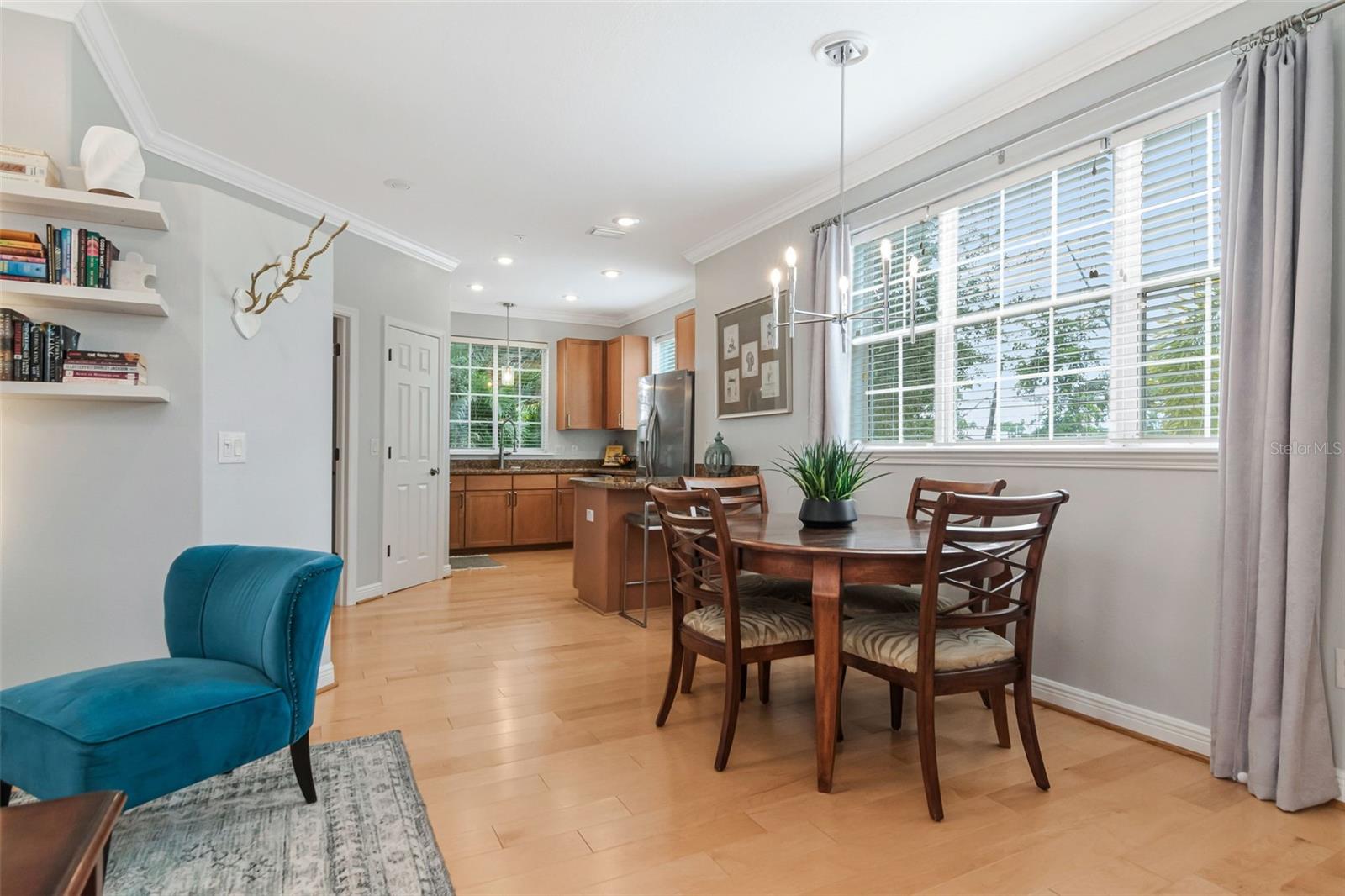 ALCAZAR CONDO - Residential