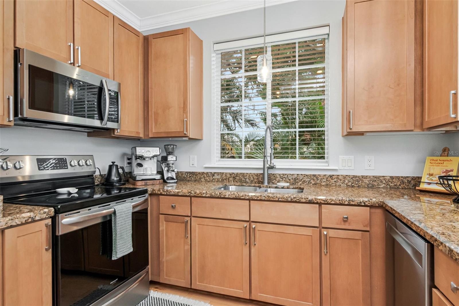 ALCAZAR CONDO - Residential