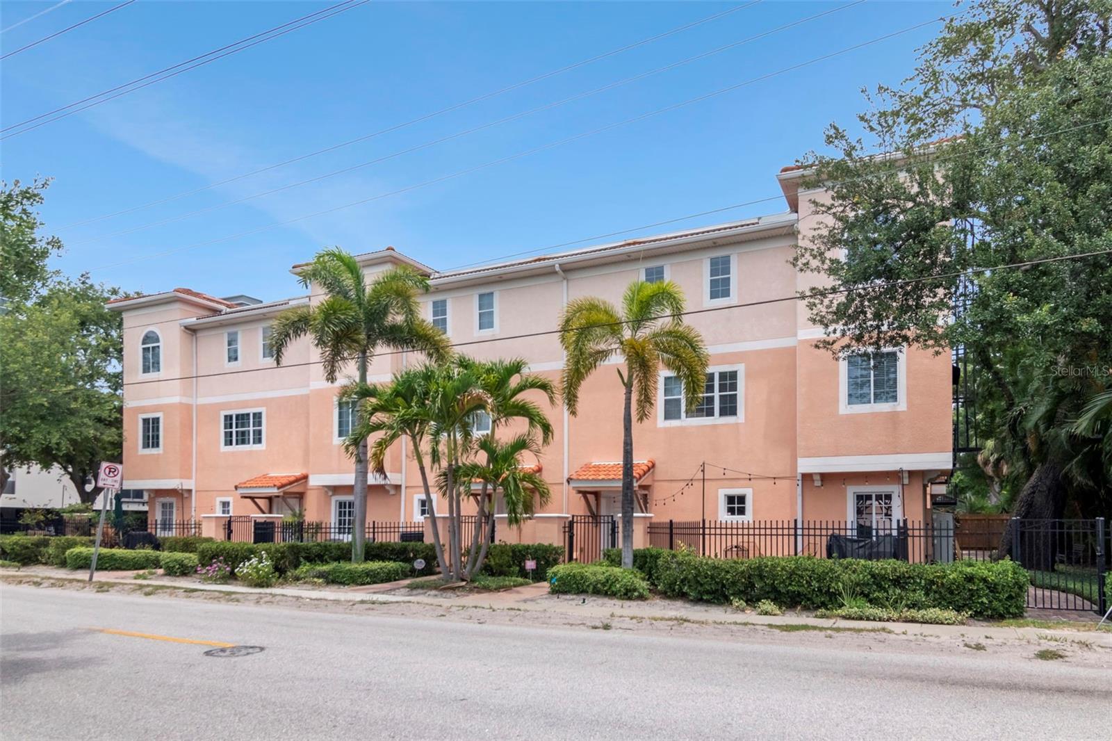 ALCAZAR CONDO - Residential