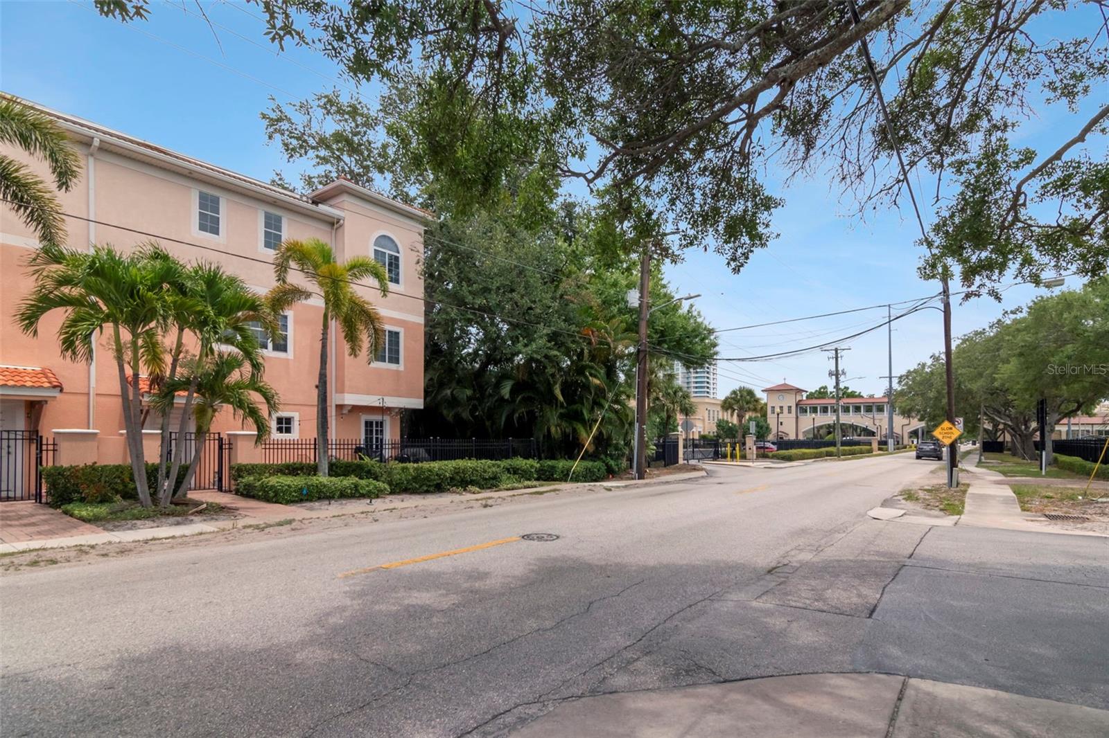 ALCAZAR CONDO - Residential