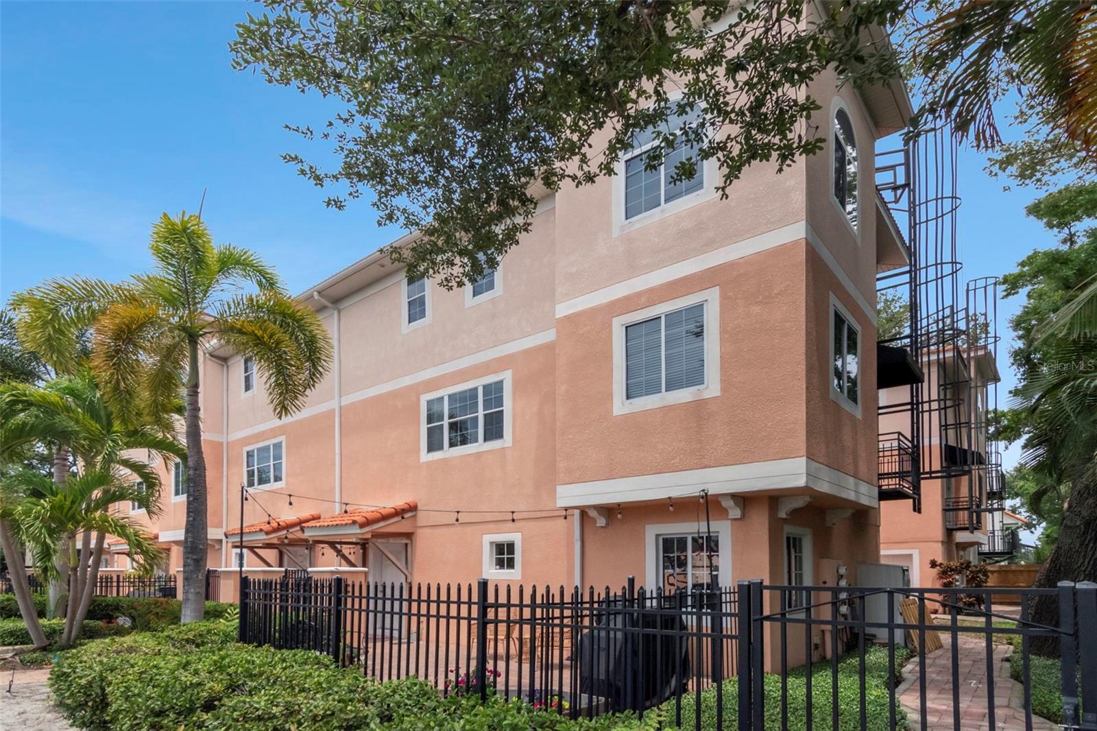 ALCAZAR CONDO - Residential