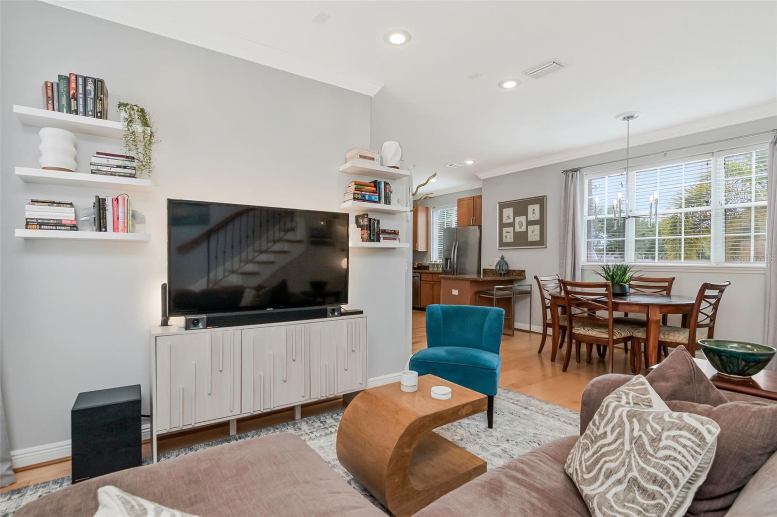 ALCAZAR CONDO - Residential