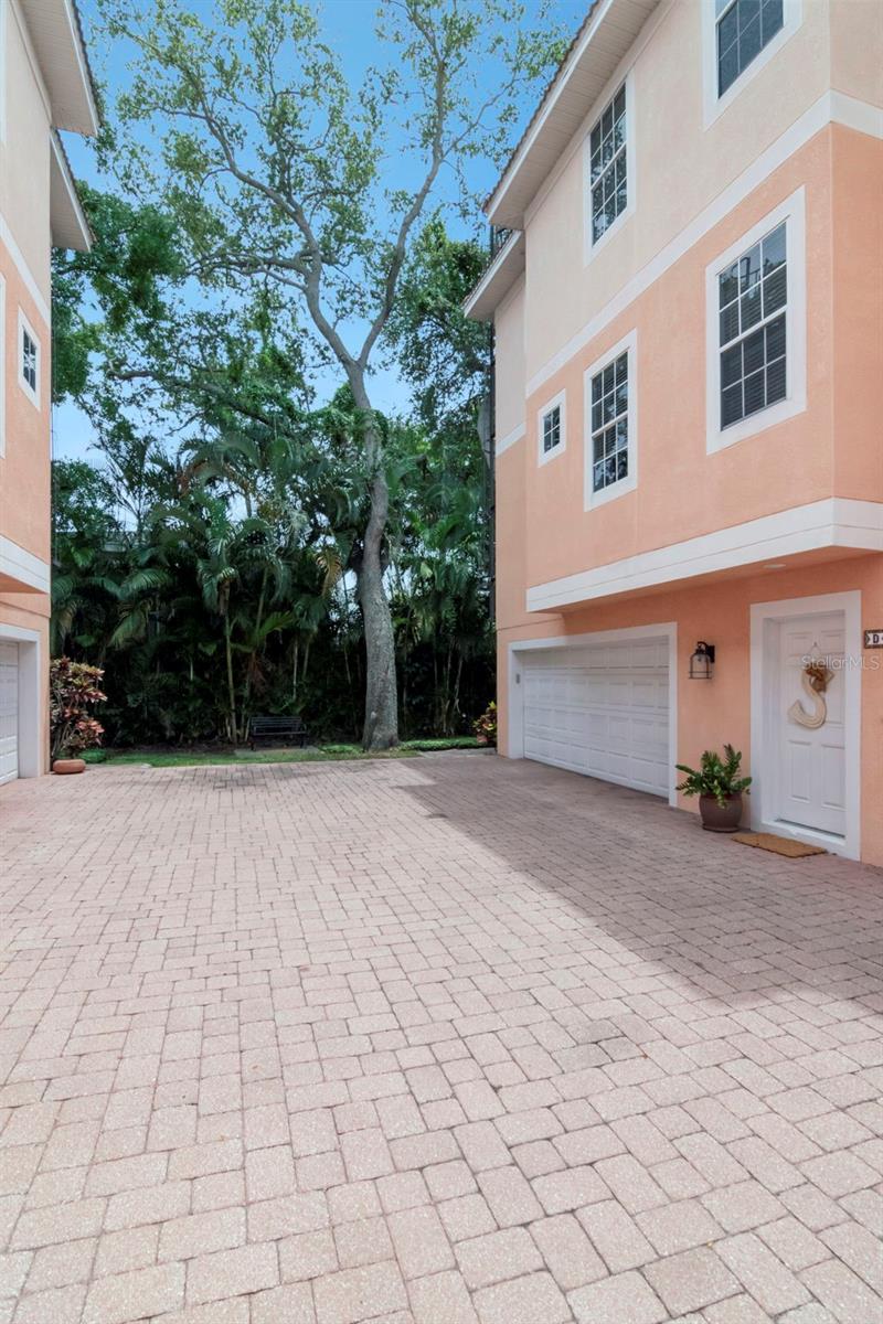 ALCAZAR CONDO - Residential