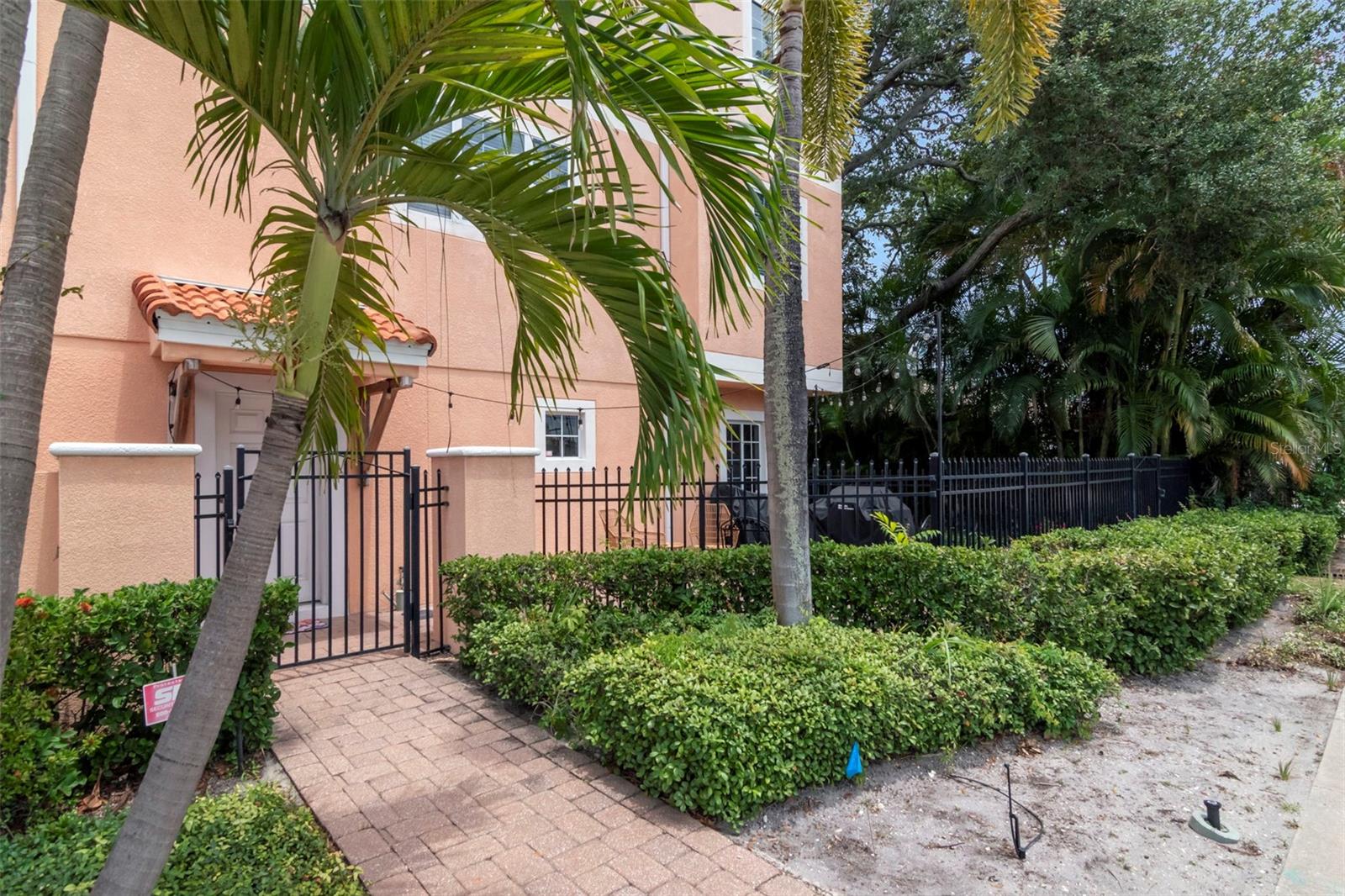 ALCAZAR CONDO - Residential