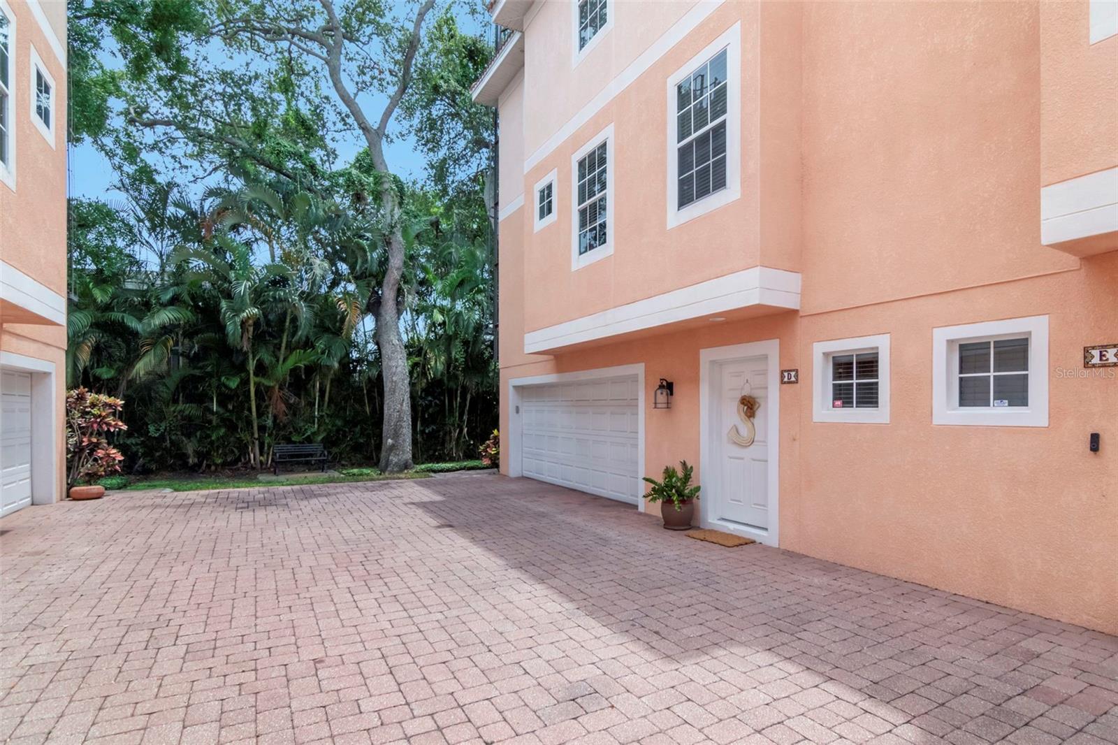 ALCAZAR CONDO - Residential