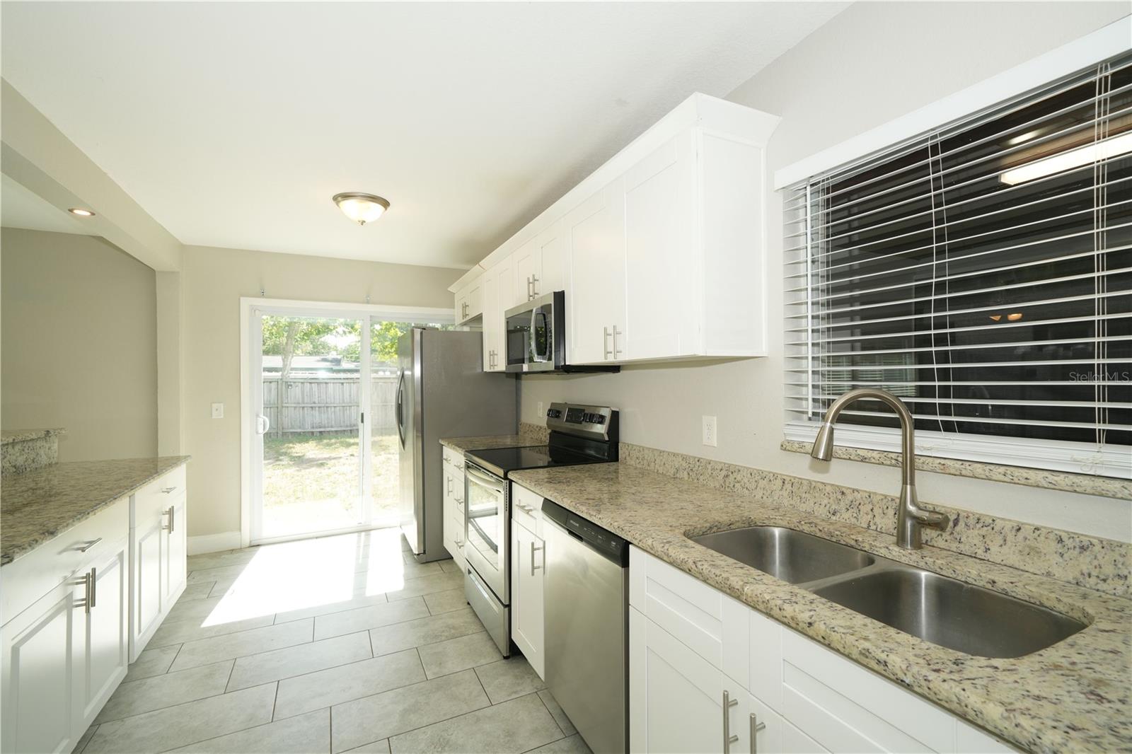 MANHATTAN MANOR 3 - Residential