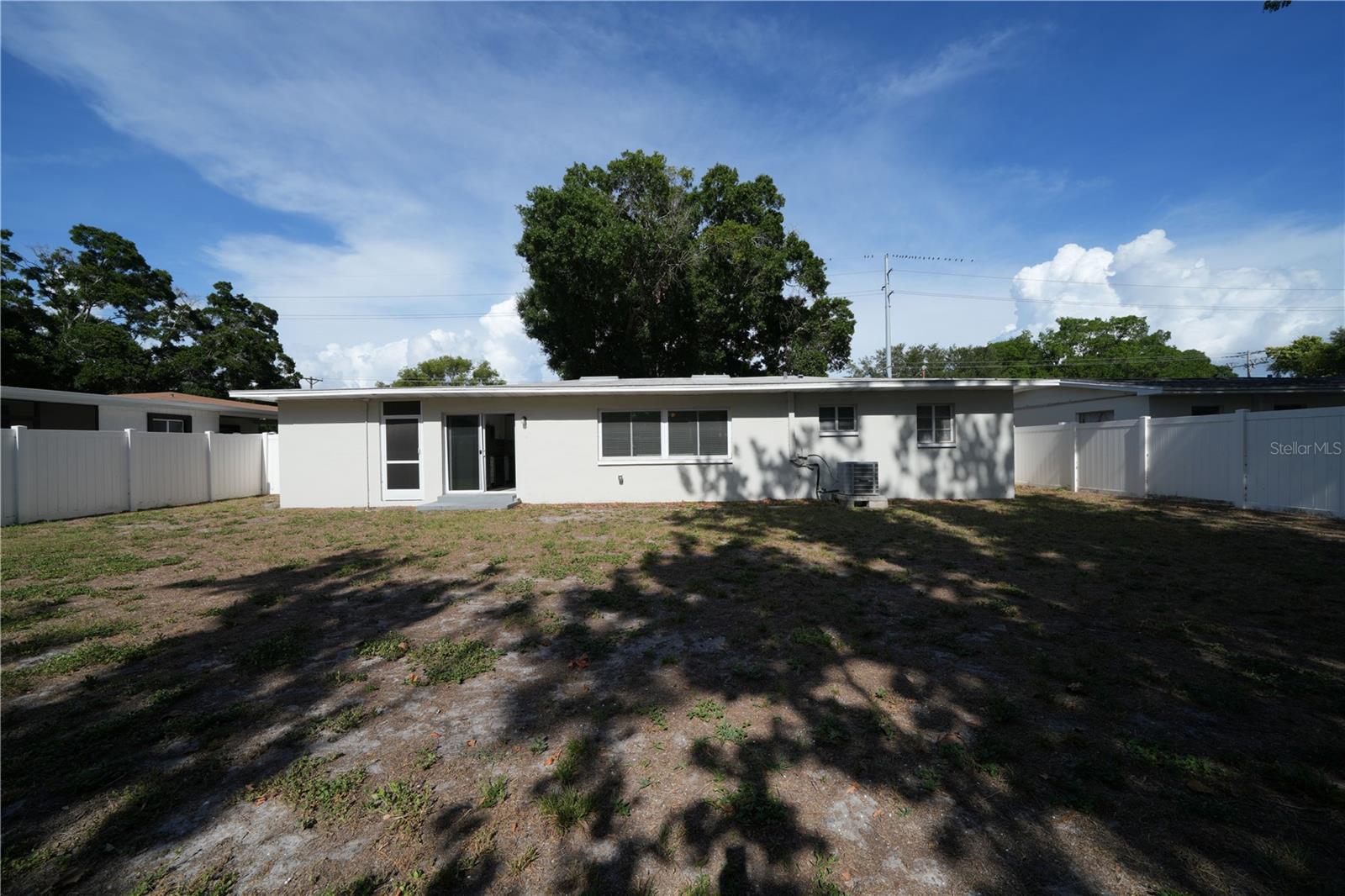 MANHATTAN MANOR 3 - Residential