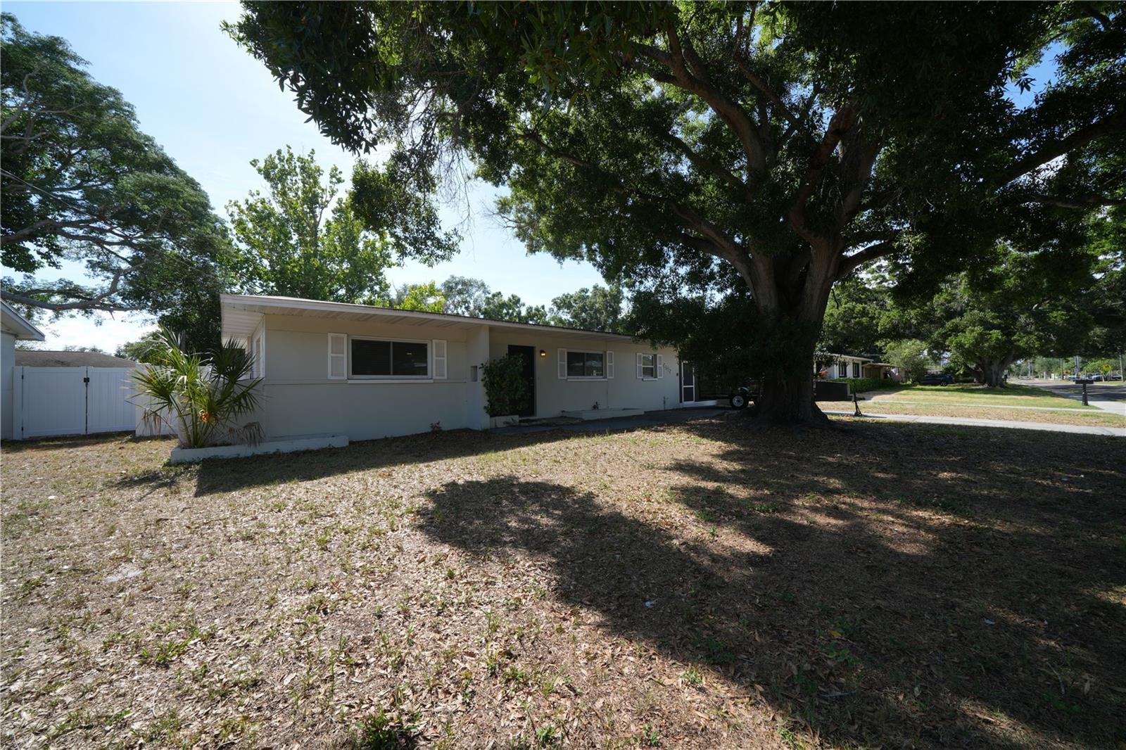 MANHATTAN MANOR 3 - Residential