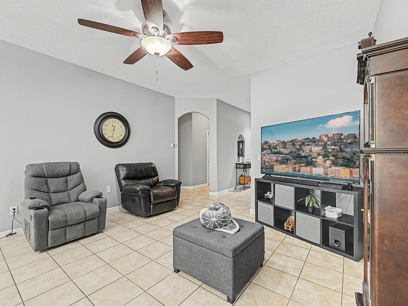 DORAL POINTE NORTH - Residential