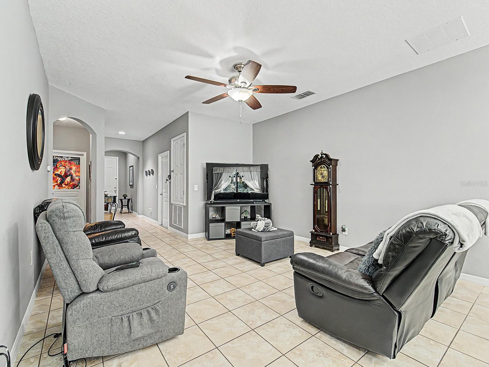 DORAL POINTE NORTH - Residential