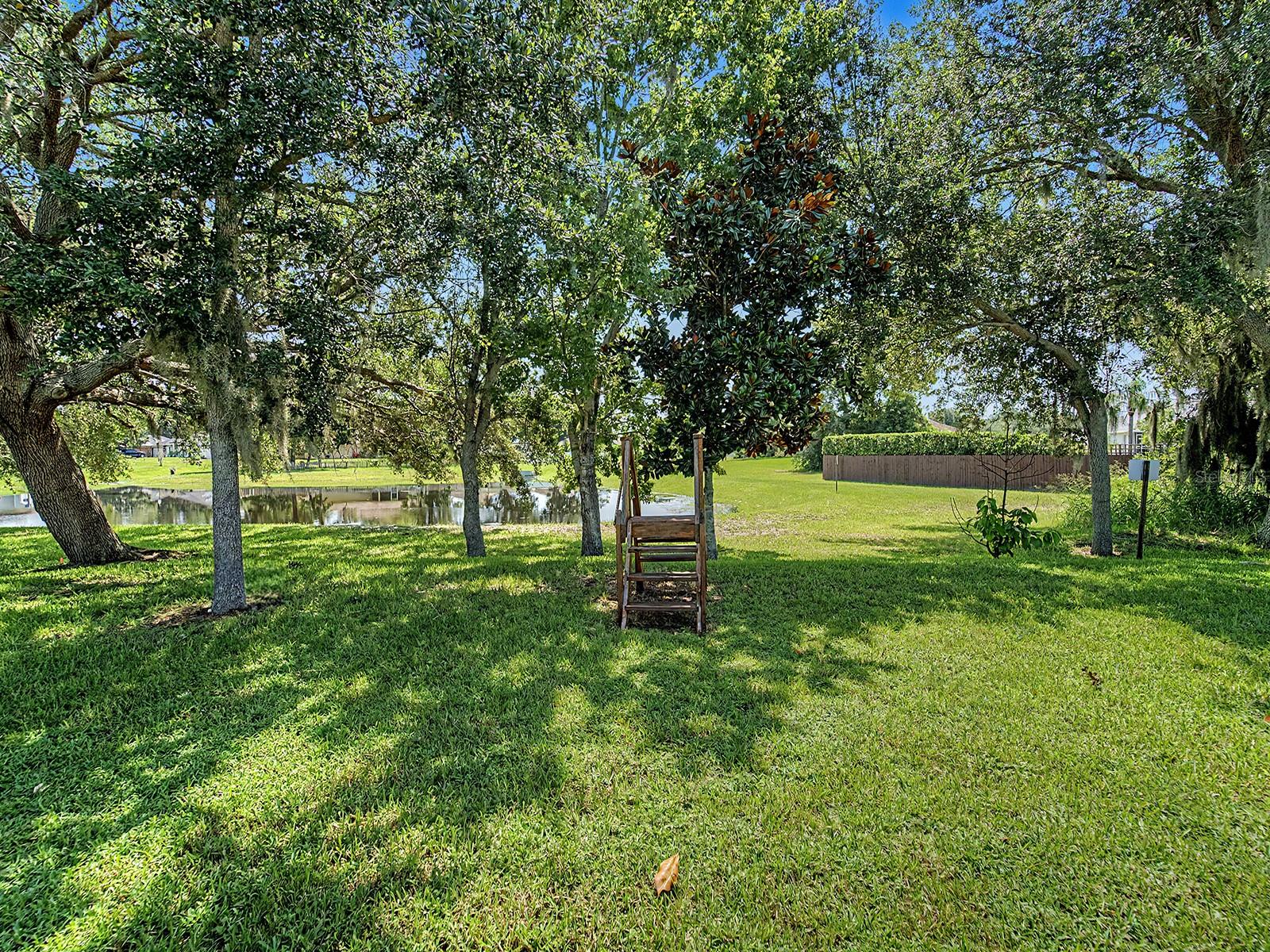 DORAL POINTE NORTH - Residential
