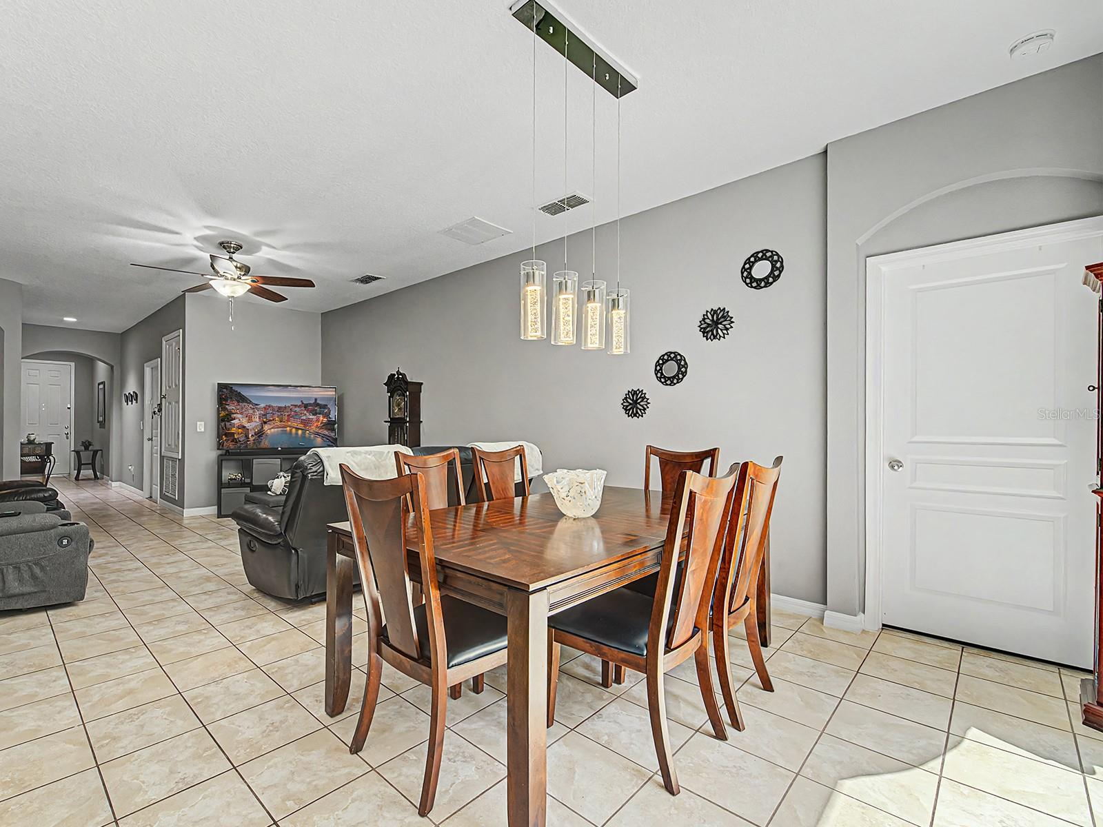 DORAL POINTE NORTH - Residential