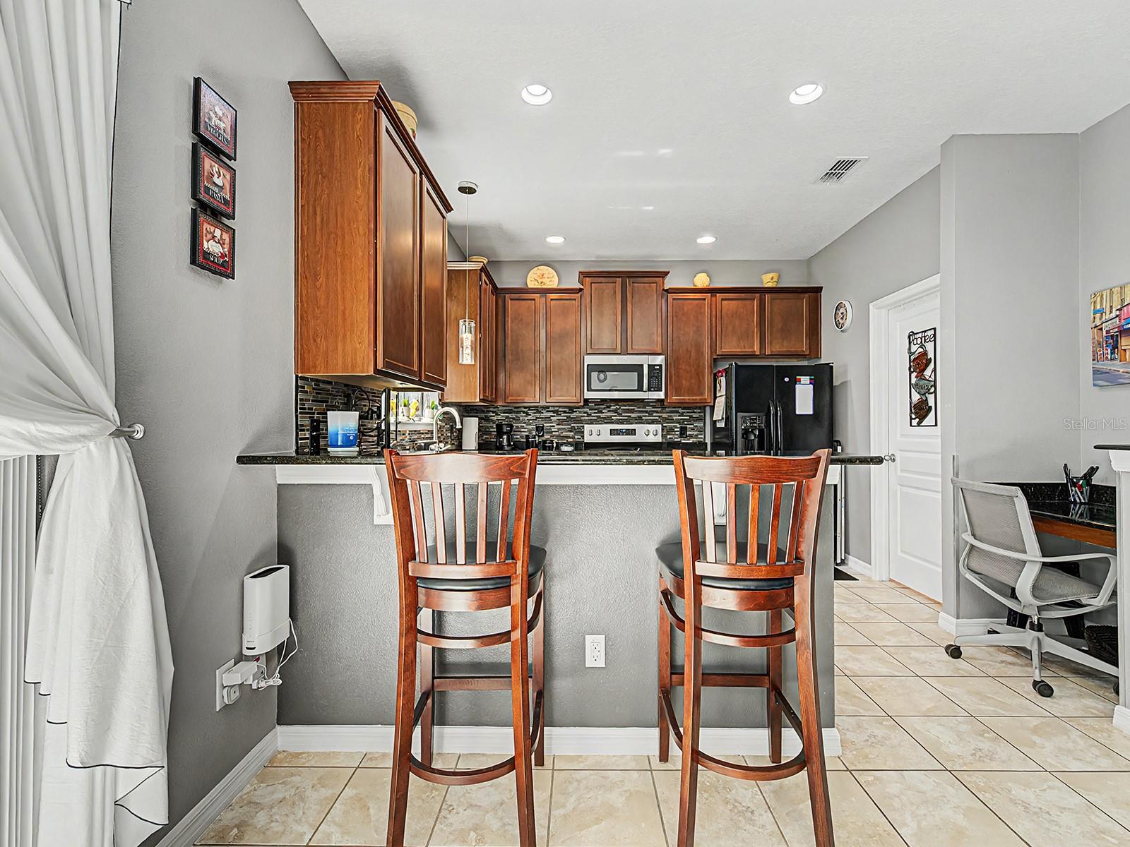 DORAL POINTE NORTH - Residential