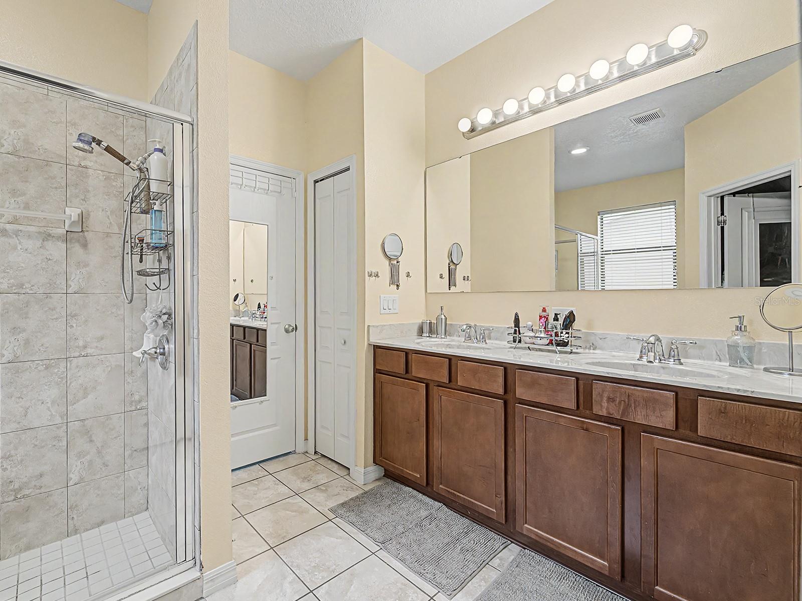 DORAL POINTE NORTH - Residential