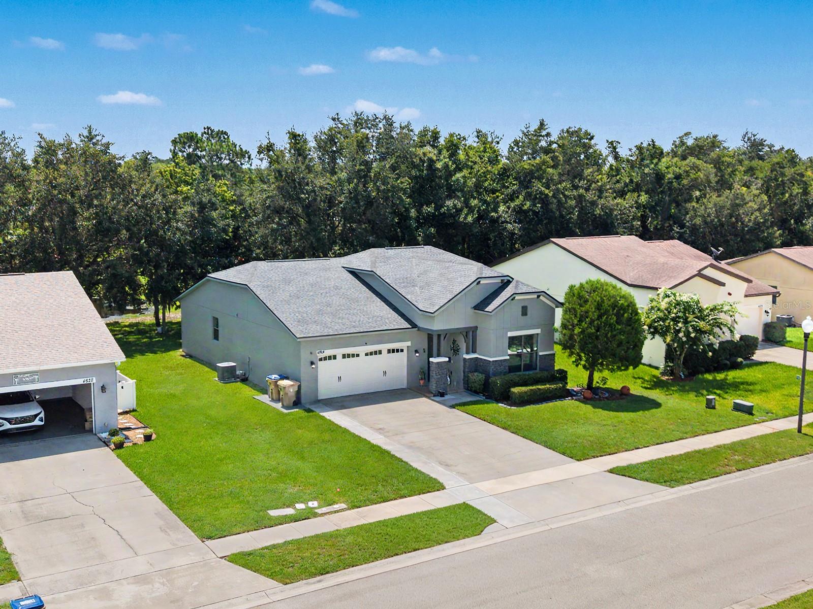 DORAL POINTE NORTH - Residential