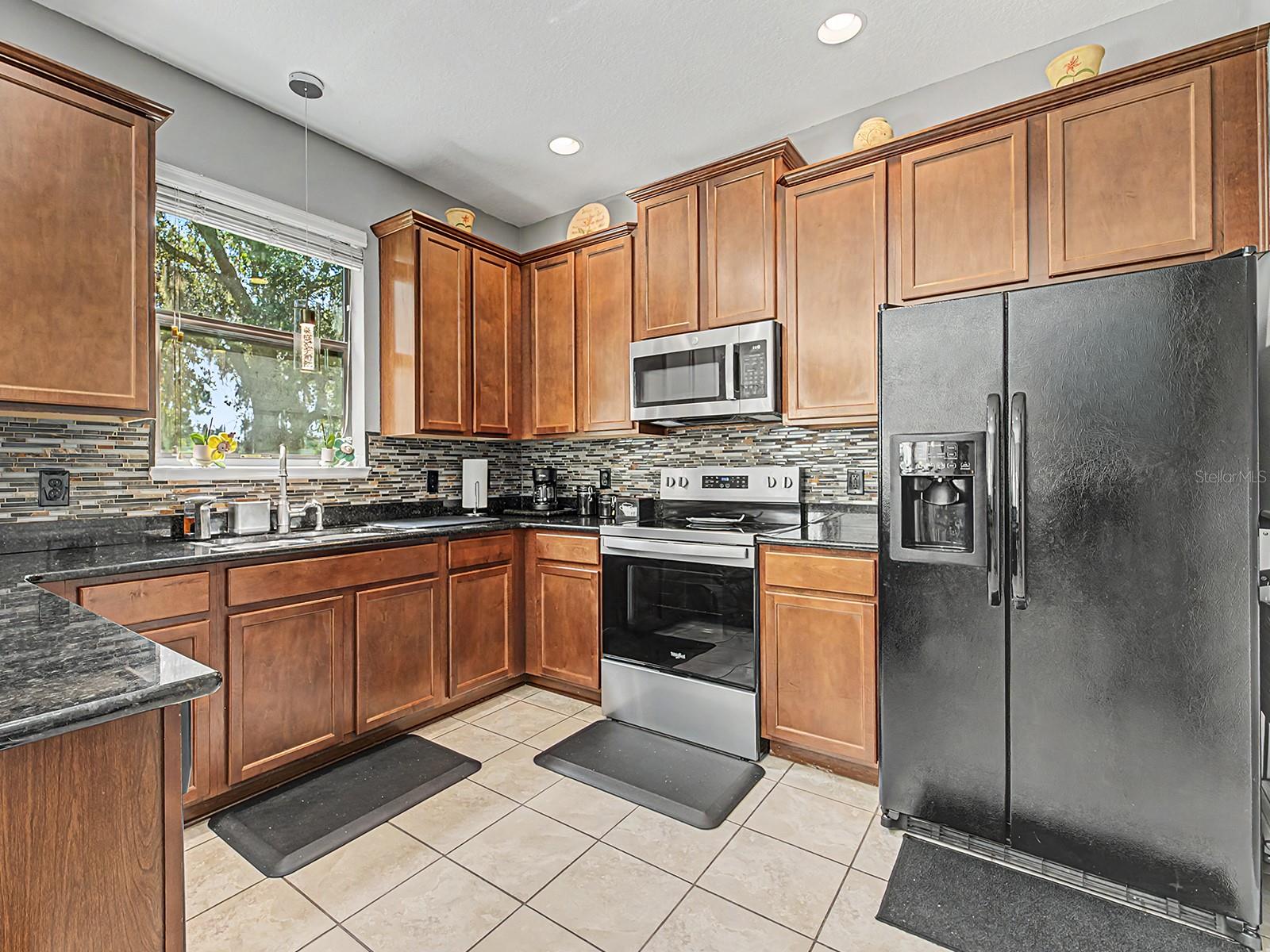 DORAL POINTE NORTH - Residential