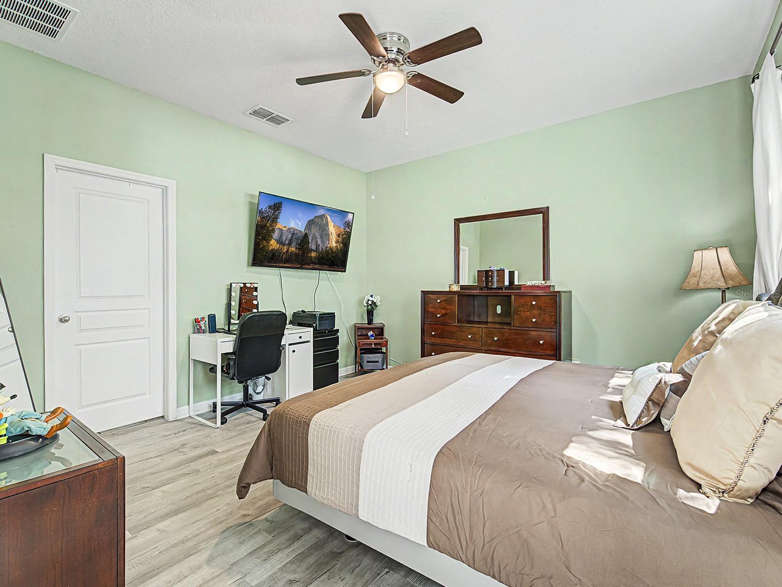 DORAL POINTE NORTH - Residential