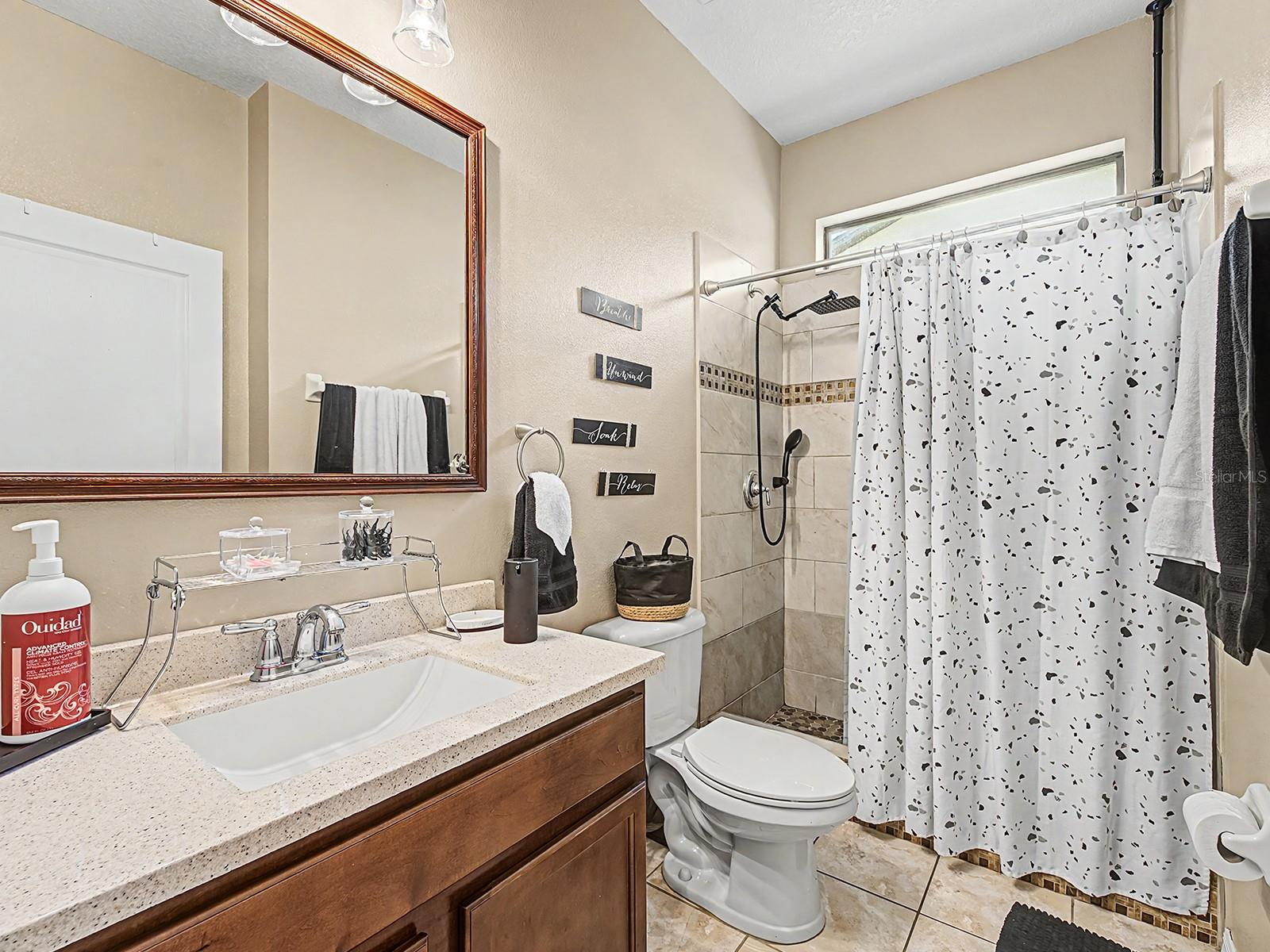 DORAL POINTE NORTH - Residential
