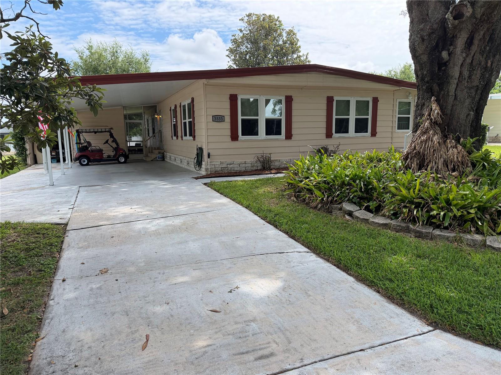 55+ gated golf course community  large 2 bedroom 2 bath  furnished well maintained home located on a greenbelt lot. Lots of laminate flooring , updated electrical panel.  premium insulated windows throughout , Large air conditioned Florida room located off the living room can be used as a third bedroom. inside laundry room. This home is also located in the pet friendly area. This great home will not last long.
Zellwood Station is located approximately 25 miles north of Orlando. Just a short distance from the entrance is the new 429 western expressway, which allows for easy access to downtown Orlando, the international airport and all the area attractions. There is grocery, medical facilities, and many churches nearby.Free from the traffic of Orlando, but easily accessible to everything a big city has to offer. Come out and enjoy the good life today
