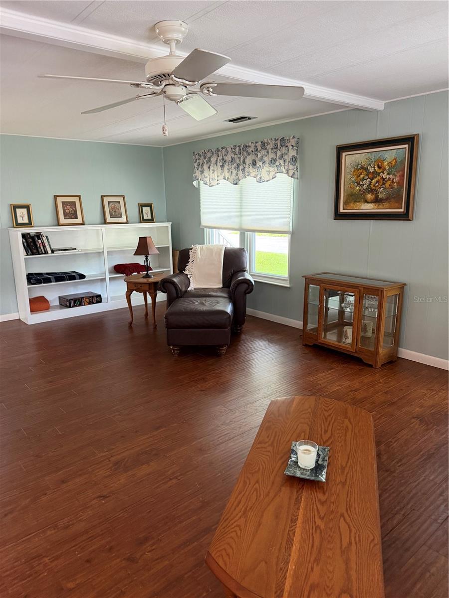 ZELLWOOD STATION - Residential