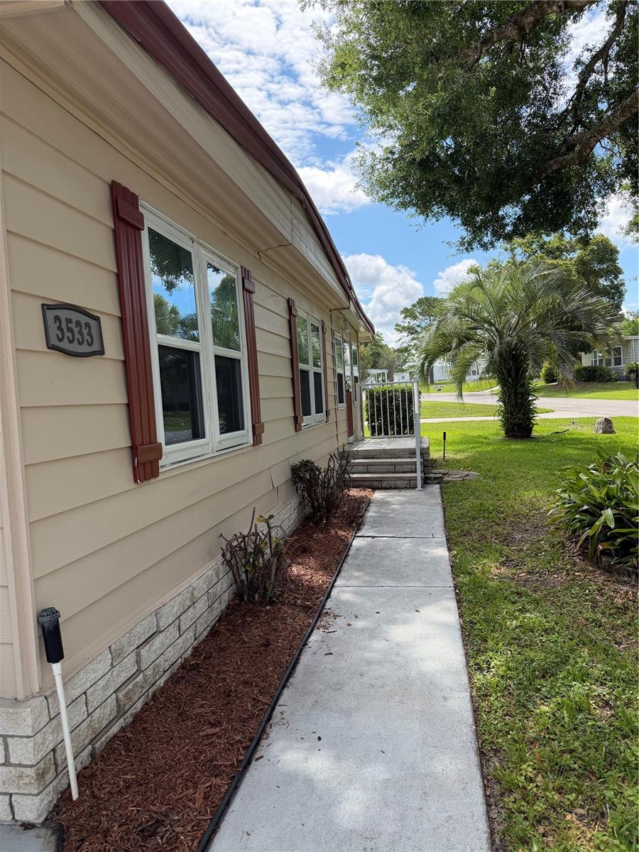 ZELLWOOD STATION - Residential