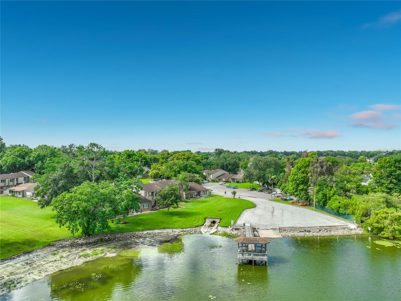 OAK HARBOUR SEC 3 A CONDO - Residential