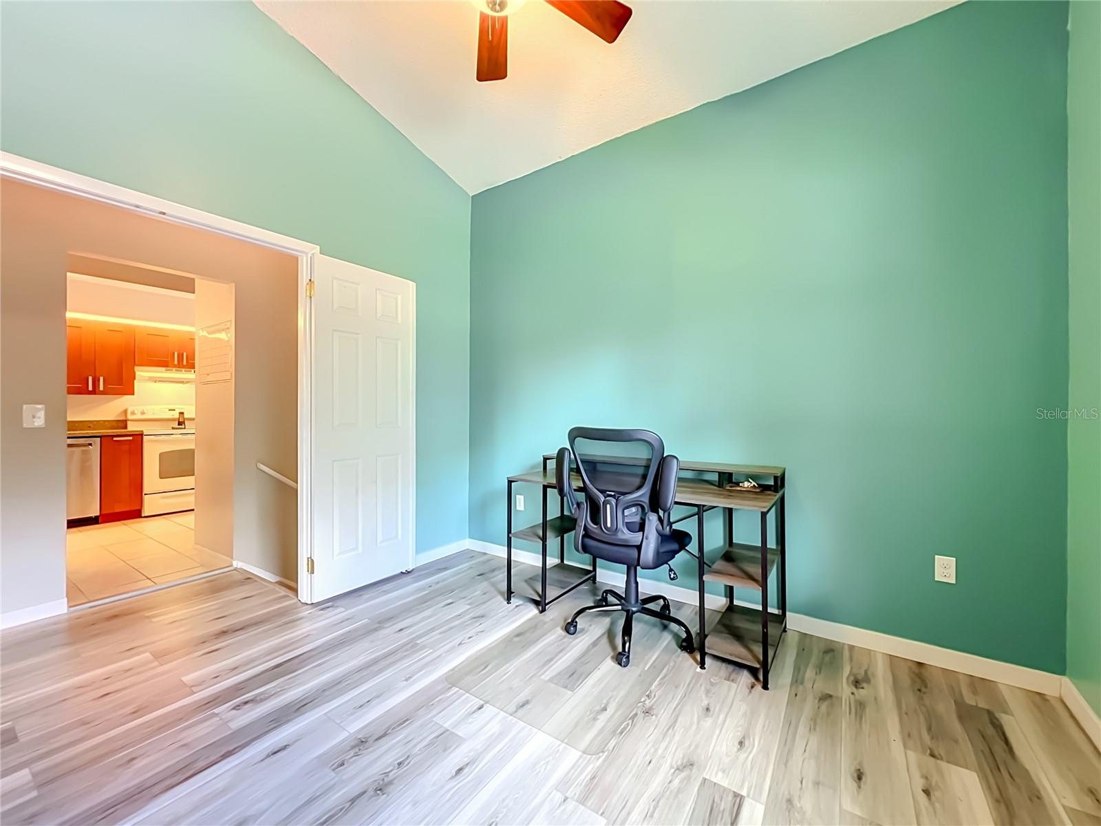 OAK HARBOUR SEC 3 A CONDO - Residential