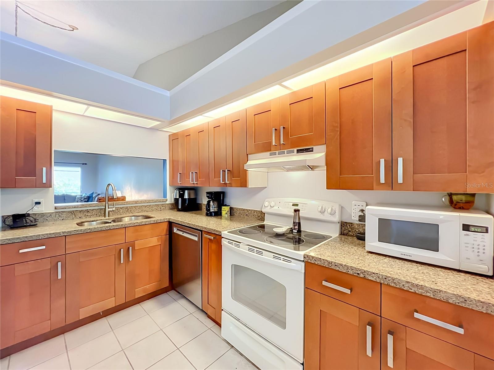 OAK HARBOUR SEC 3 A CONDO - Residential