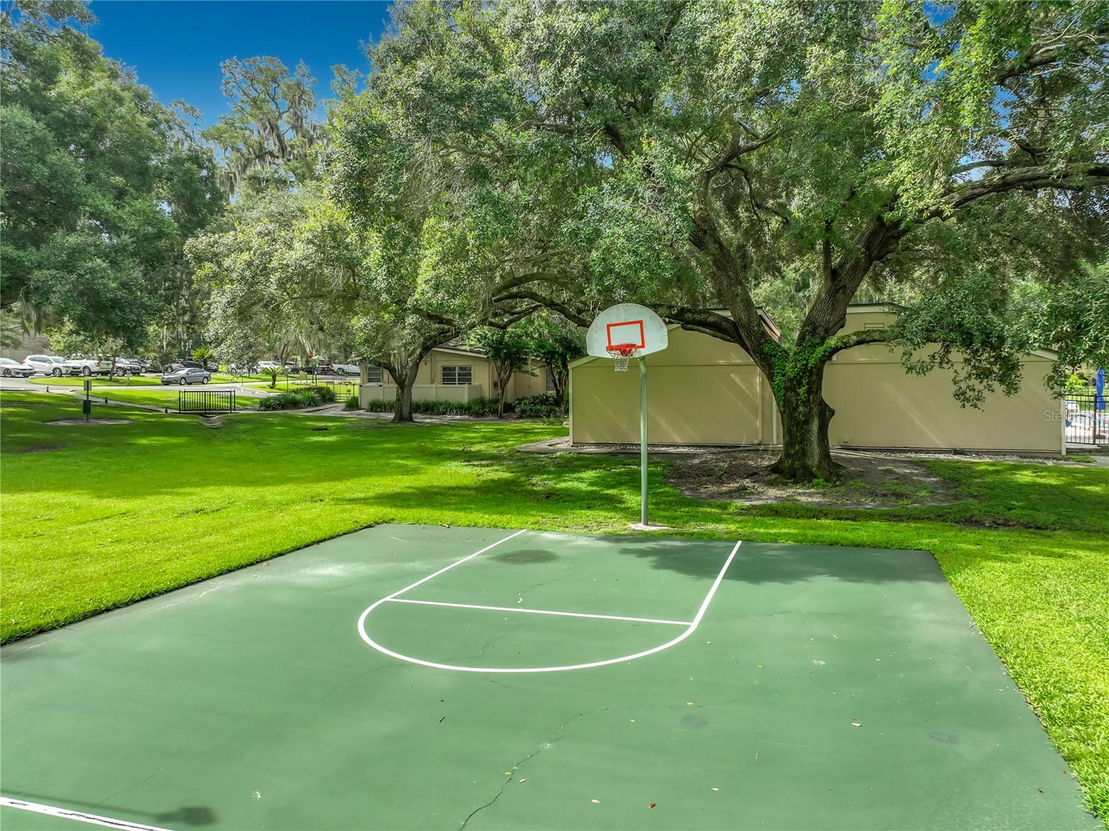 OAK HARBOUR SEC 3 A CONDO - Residential