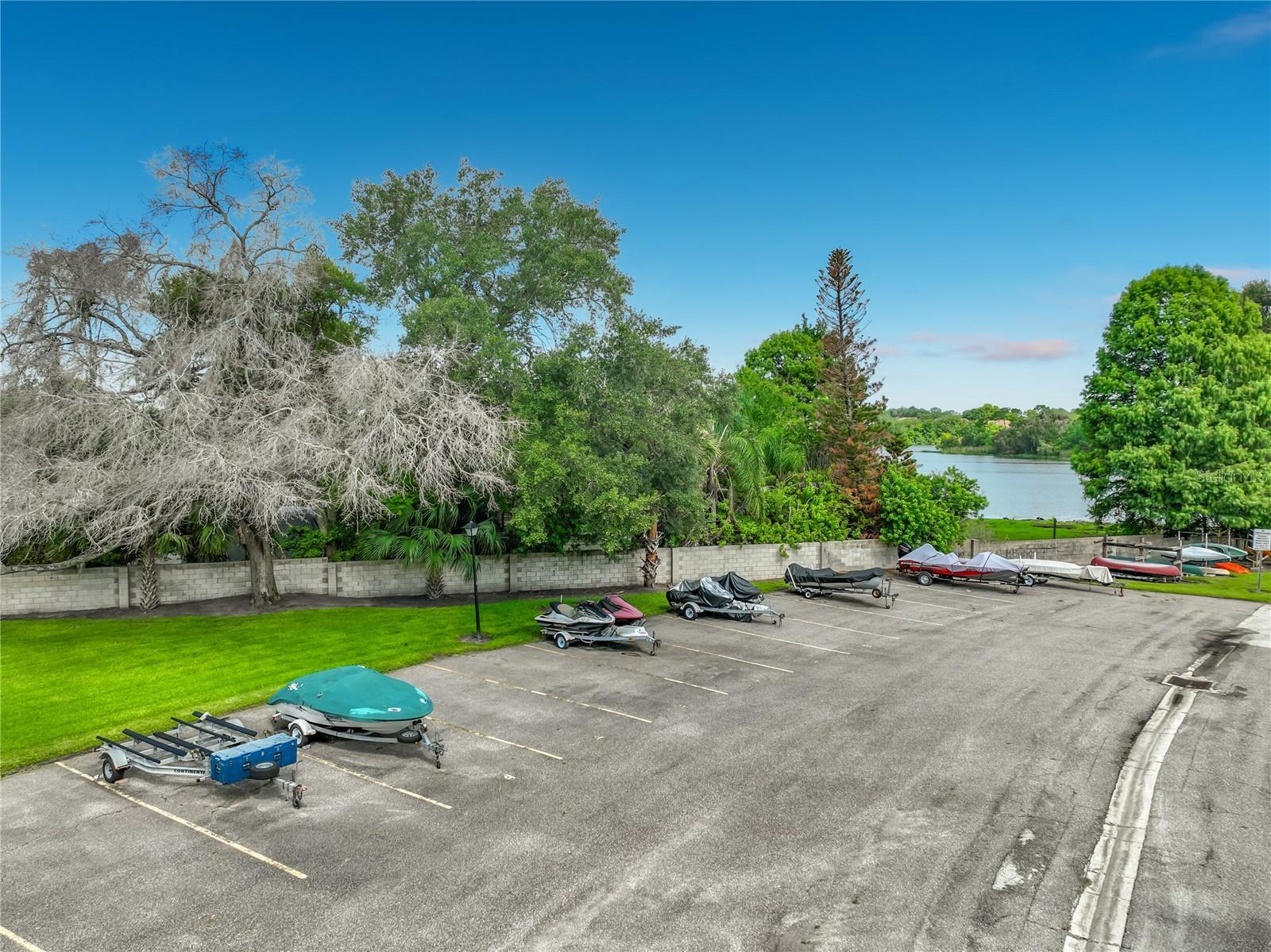 OAK HARBOUR SEC 3 A CONDO - Residential