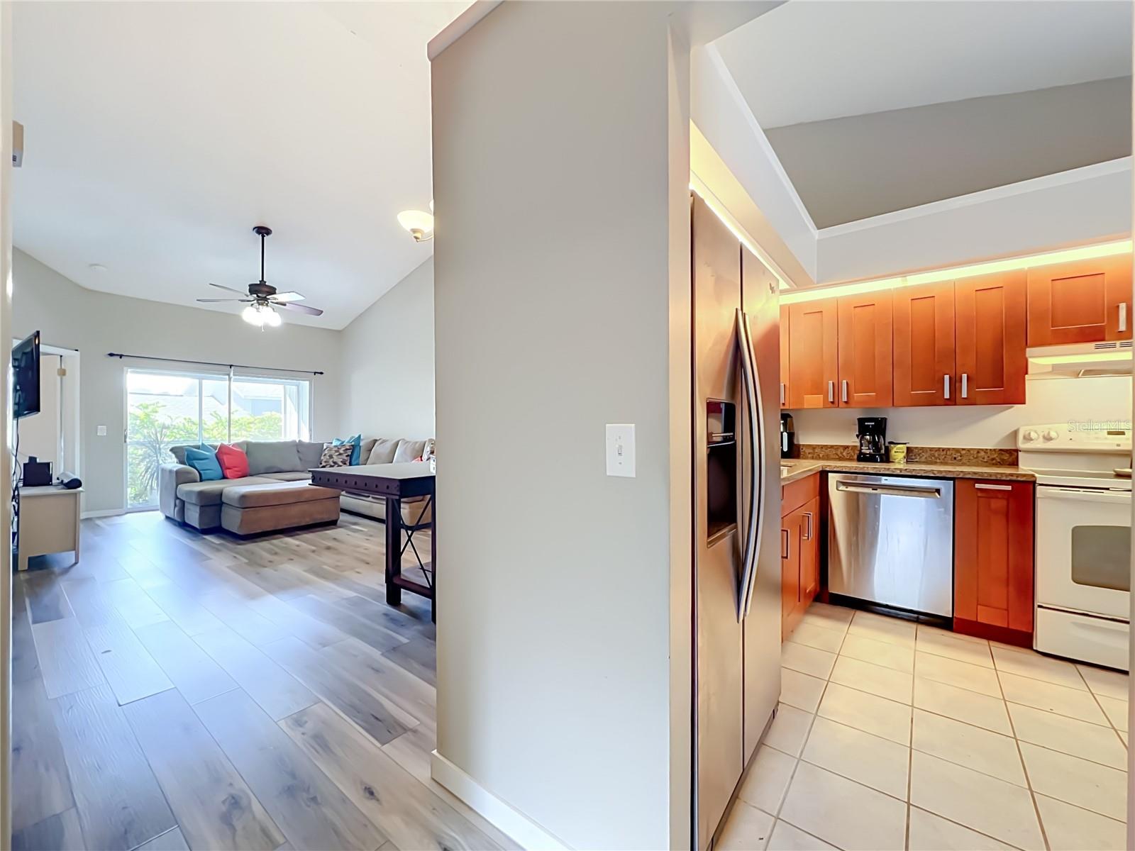 OAK HARBOUR SEC 3 A CONDO - Residential
