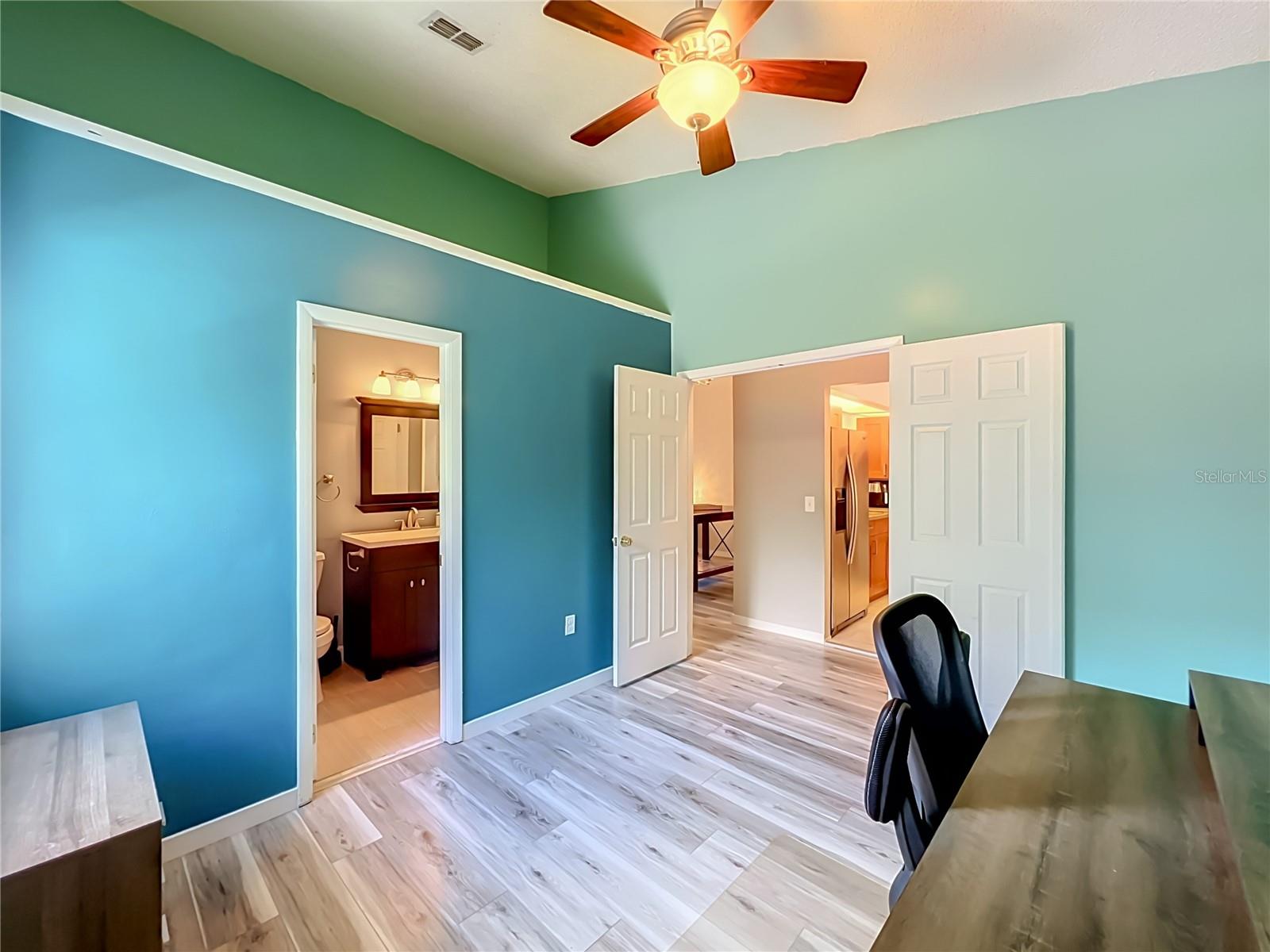 OAK HARBOUR SEC 3 A CONDO - Residential