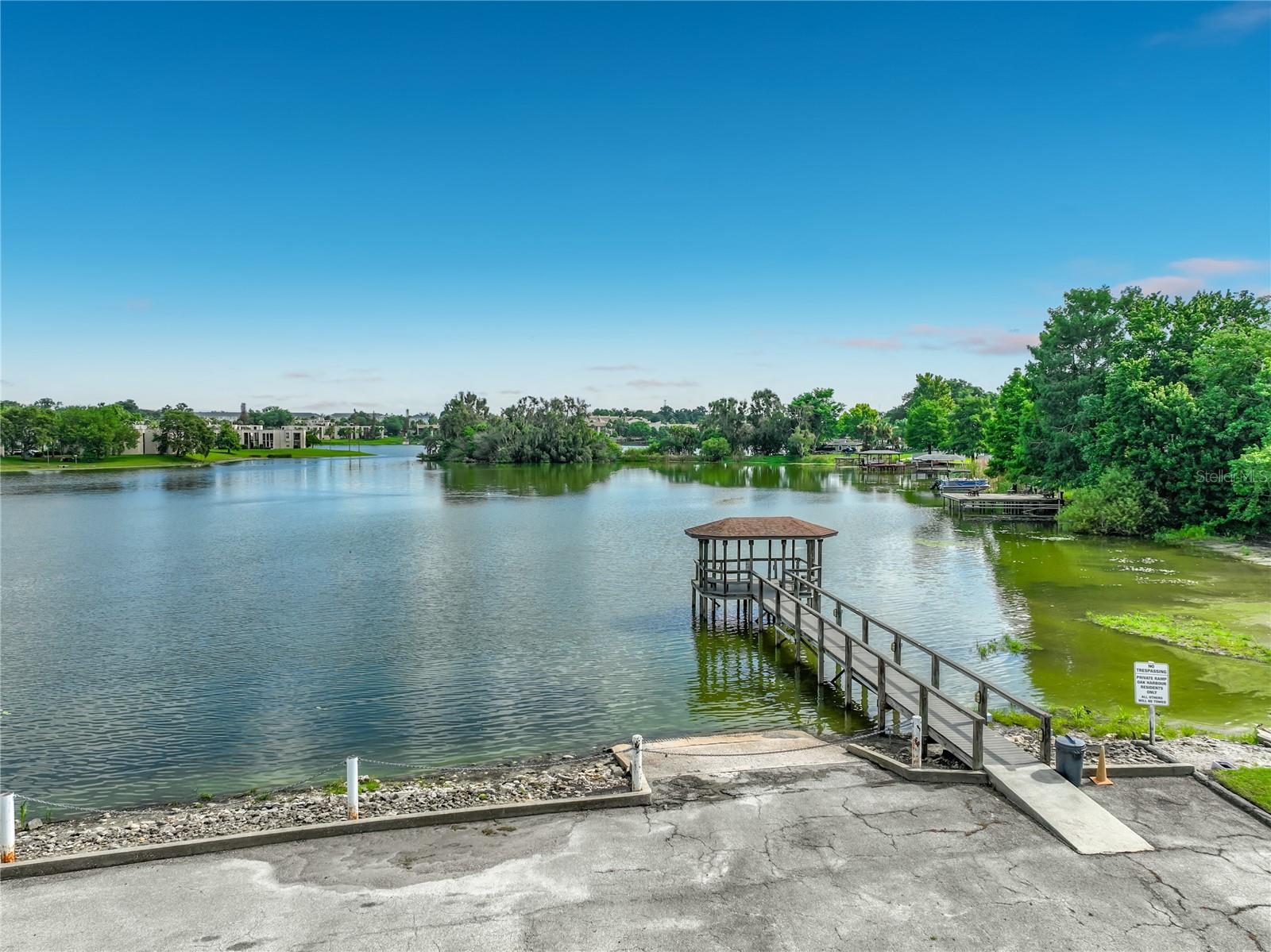 OAK HARBOUR SEC 3 A CONDO - Residential