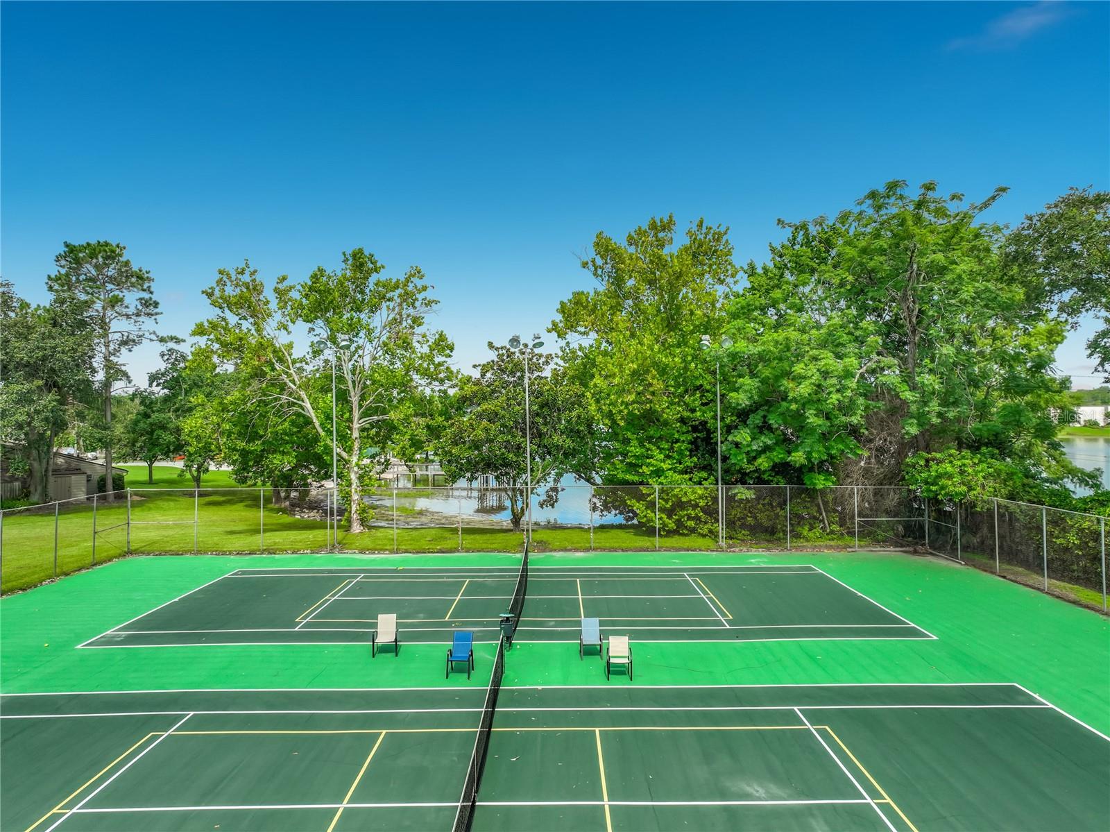 OAK HARBOUR SEC 3 A CONDO - Residential