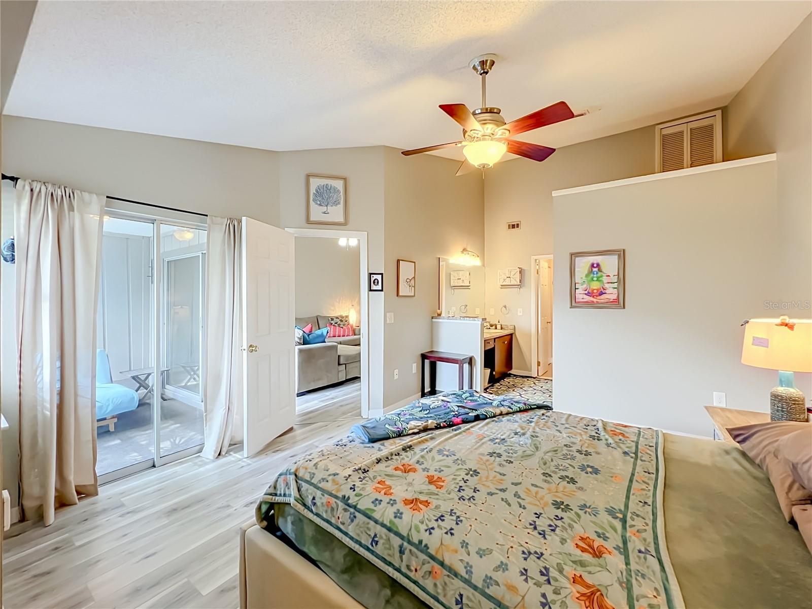 OAK HARBOUR SEC 3 A CONDO - Residential
