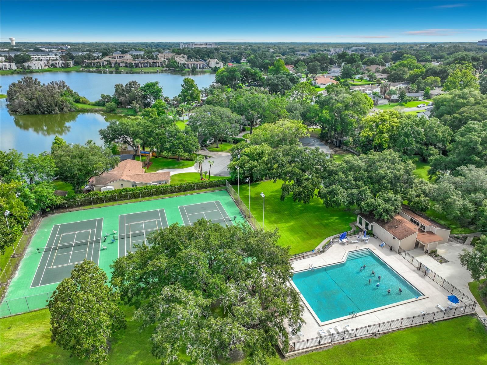 OAK HARBOUR SEC 3 A CONDO - Residential