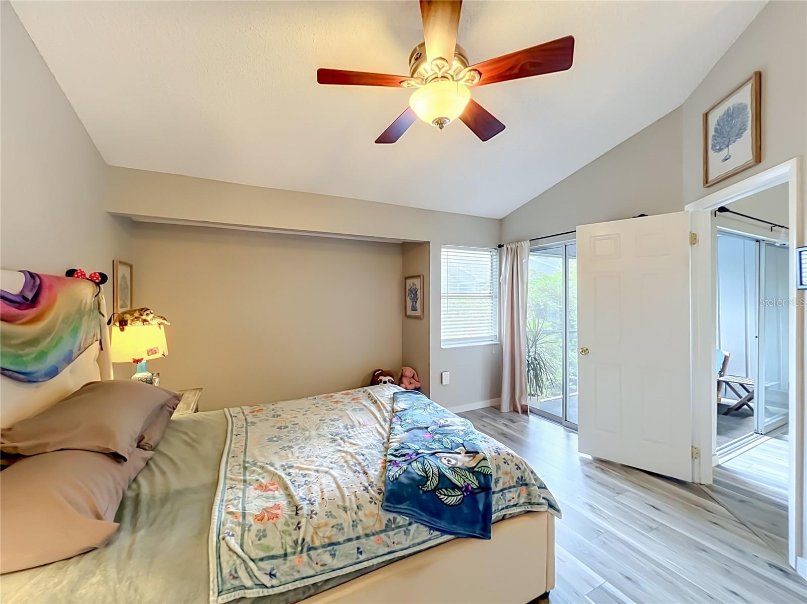 OAK HARBOUR SEC 3 A CONDO - Residential