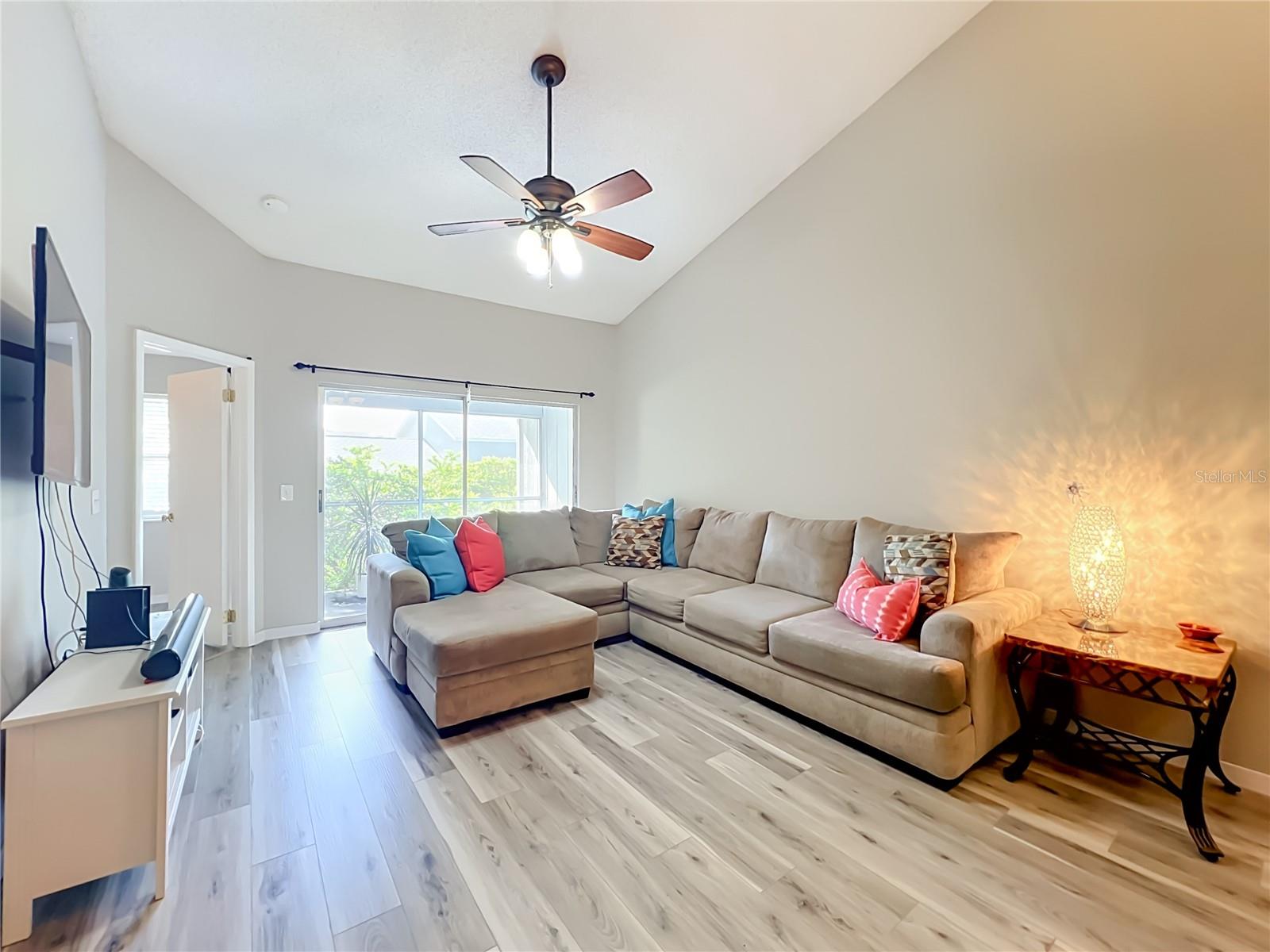 OAK HARBOUR SEC 3 A CONDO - Residential
