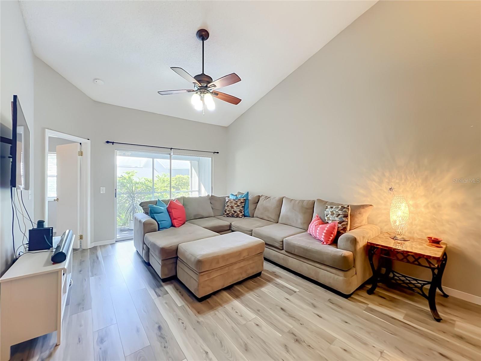 OAK HARBOUR SEC 3 A CONDO - Residential