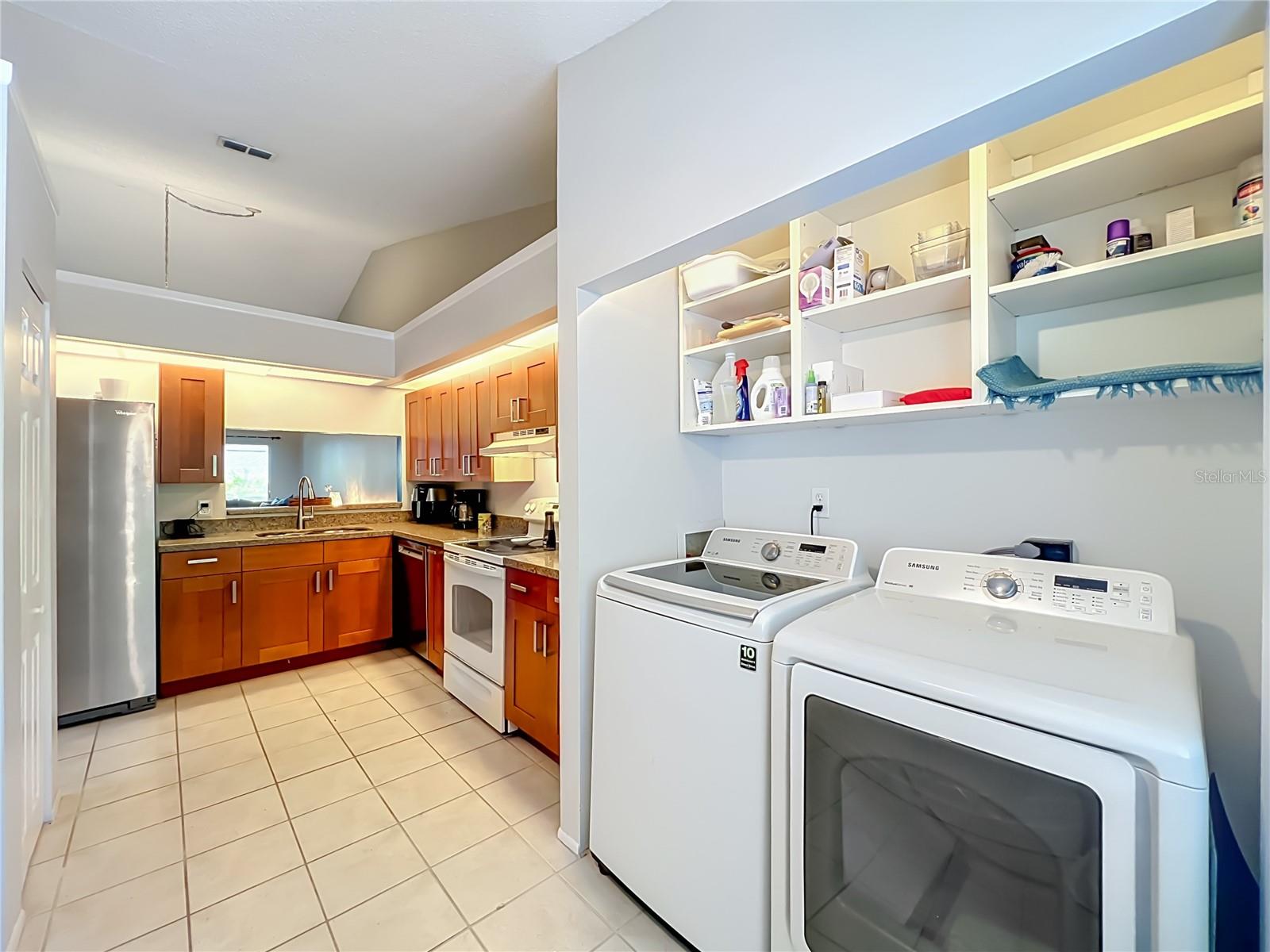 OAK HARBOUR SEC 3 A CONDO - Residential