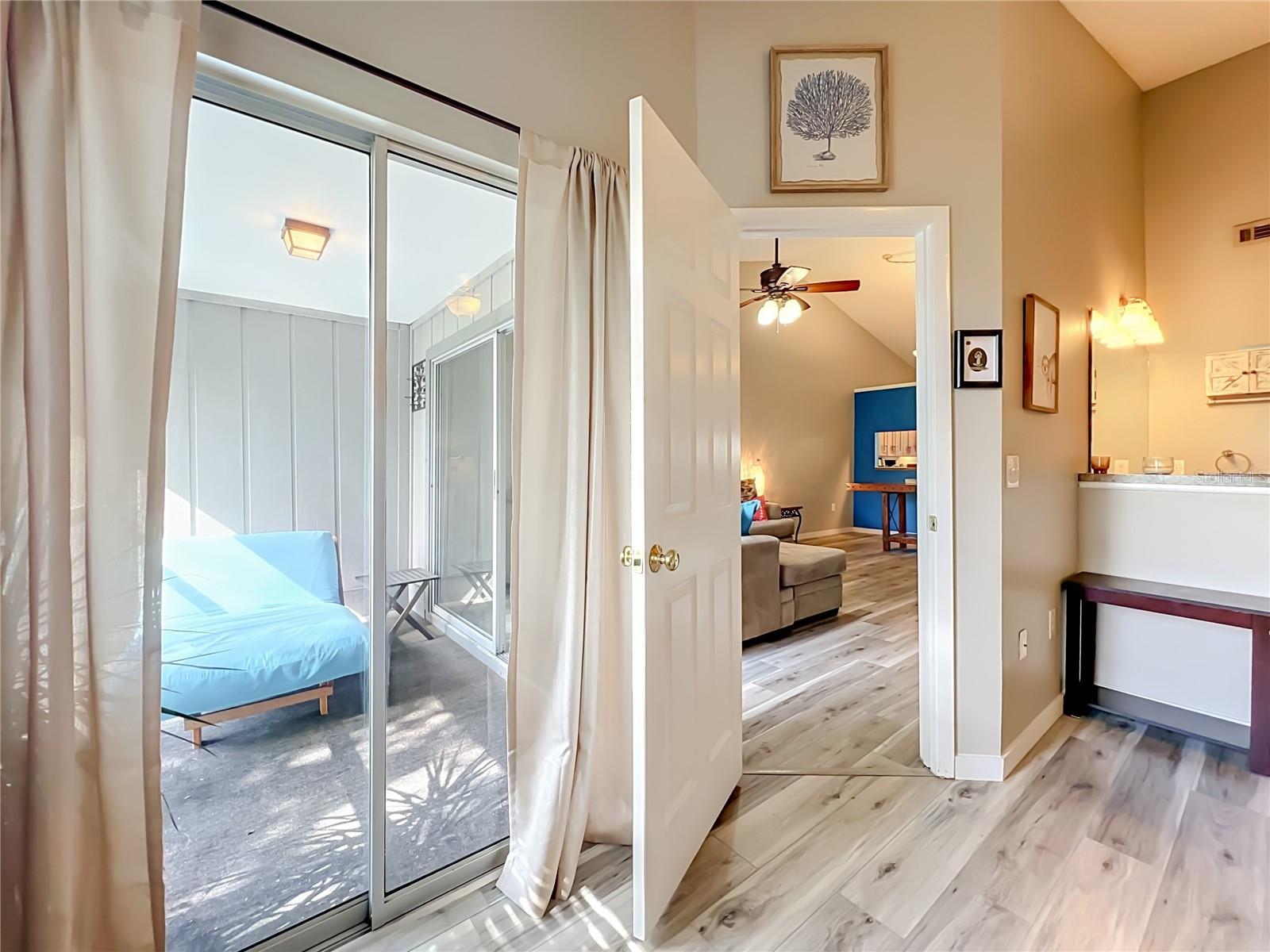 OAK HARBOUR SEC 3 A CONDO - Residential