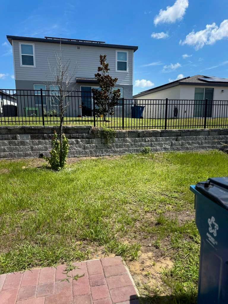 LAWSON DUNES SUB - Residential Lease