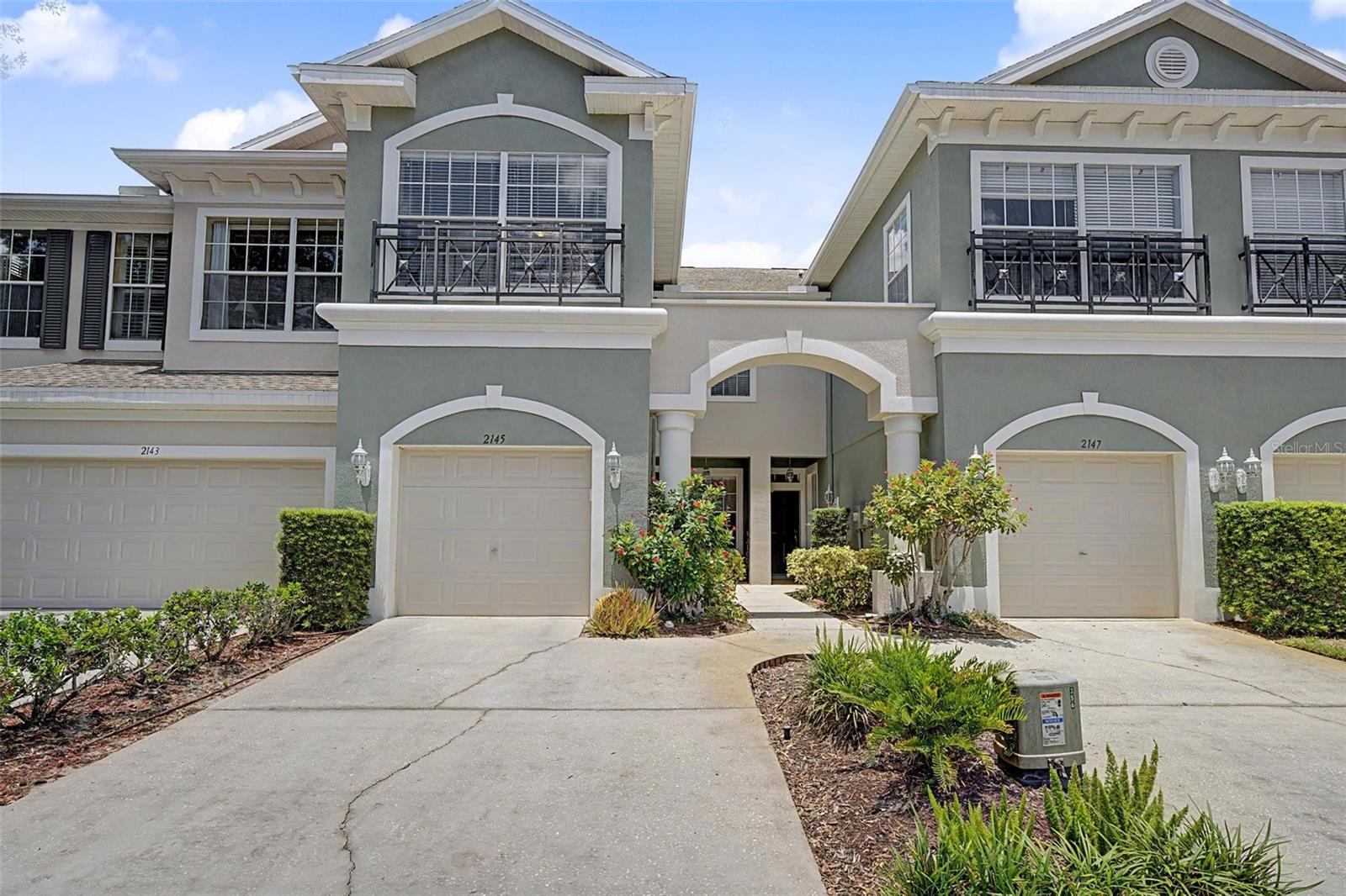HUNTINGTON RIDGE TWNHMS - Residential