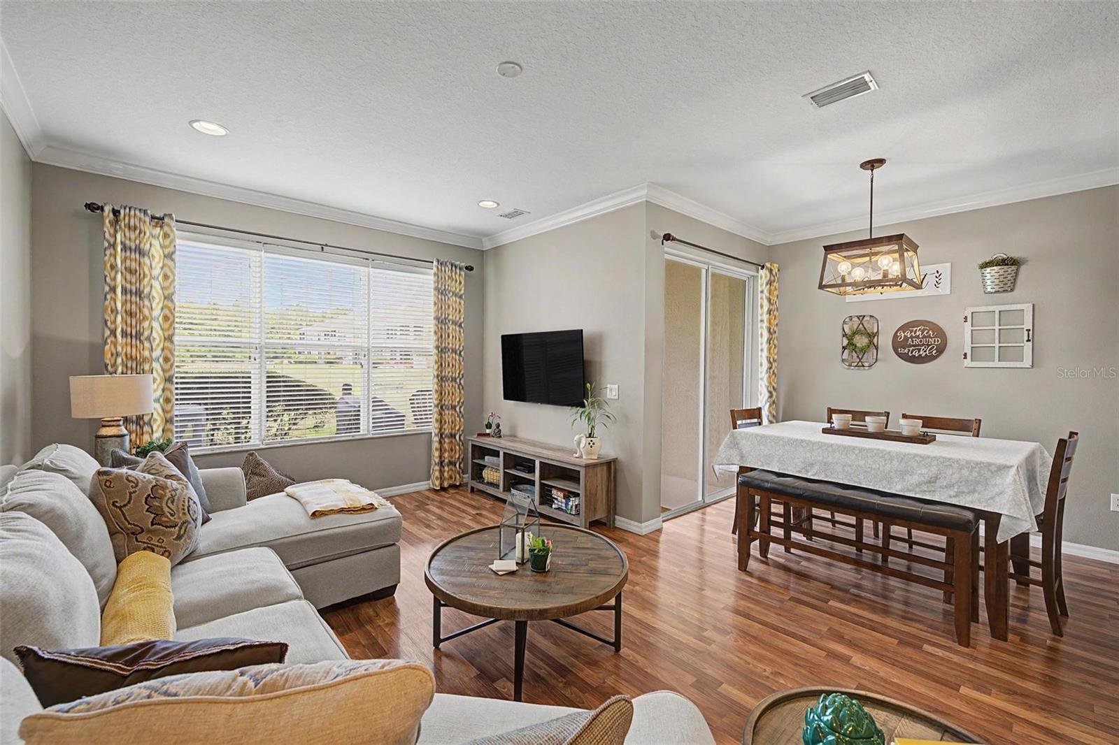 HUNTINGTON RIDGE TWNHMS - Residential