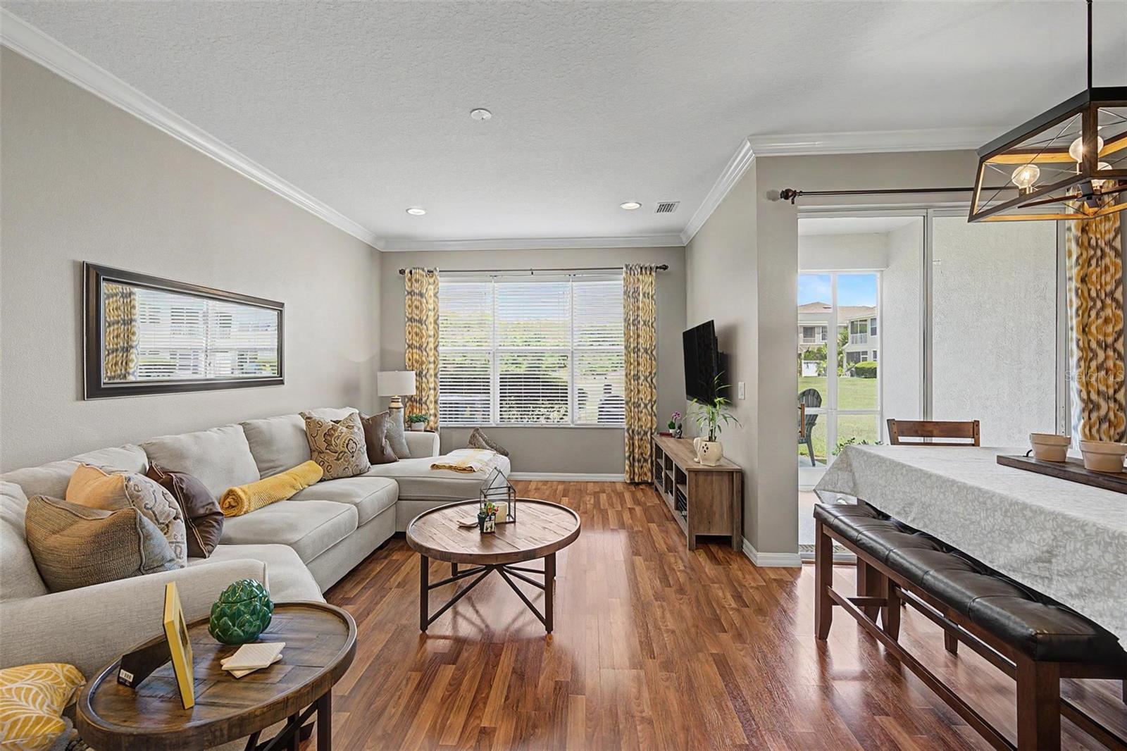 HUNTINGTON RIDGE TWNHMS - Residential