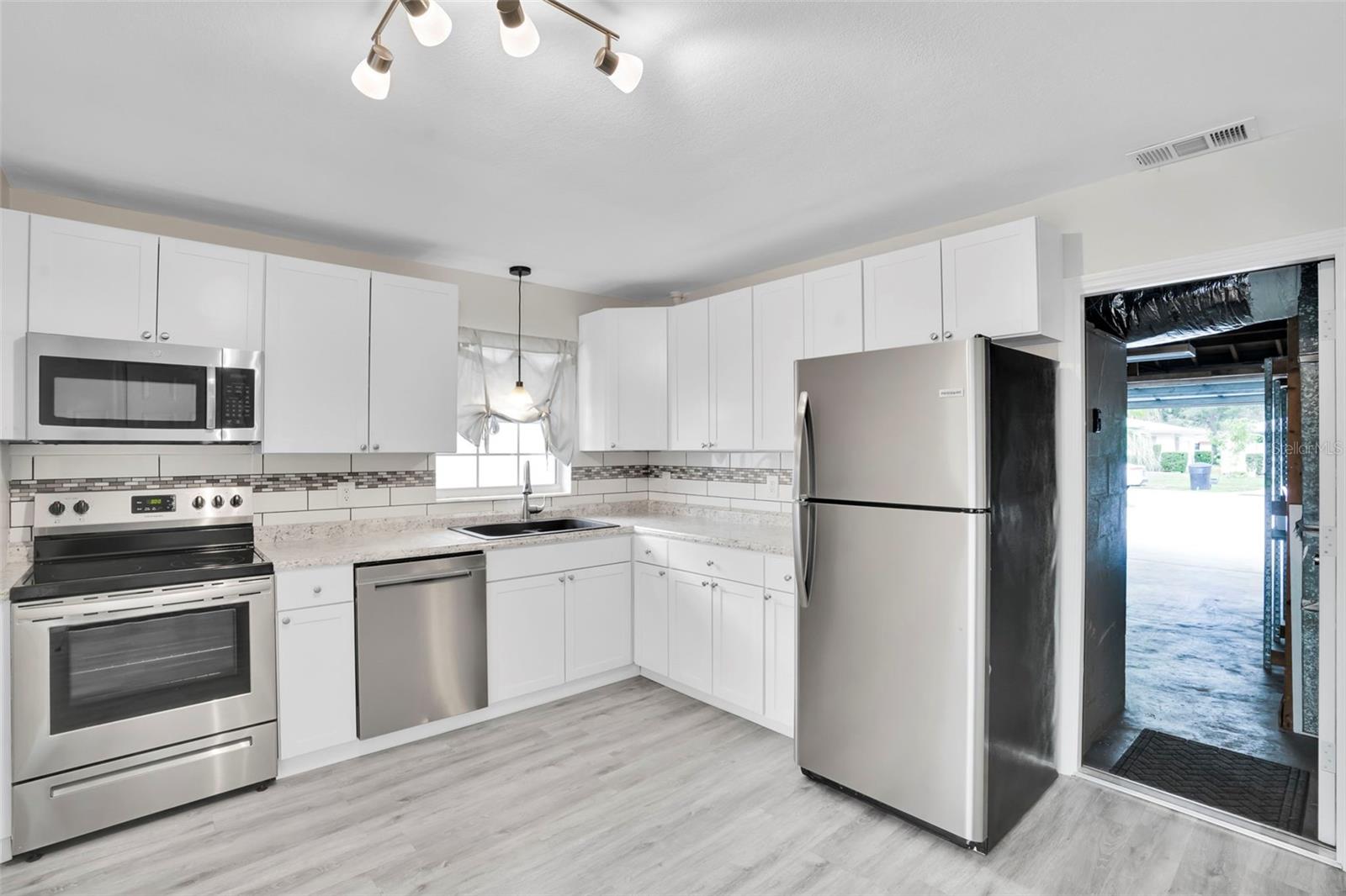 EL DORADO HILLS ANNEX - Residential Lease