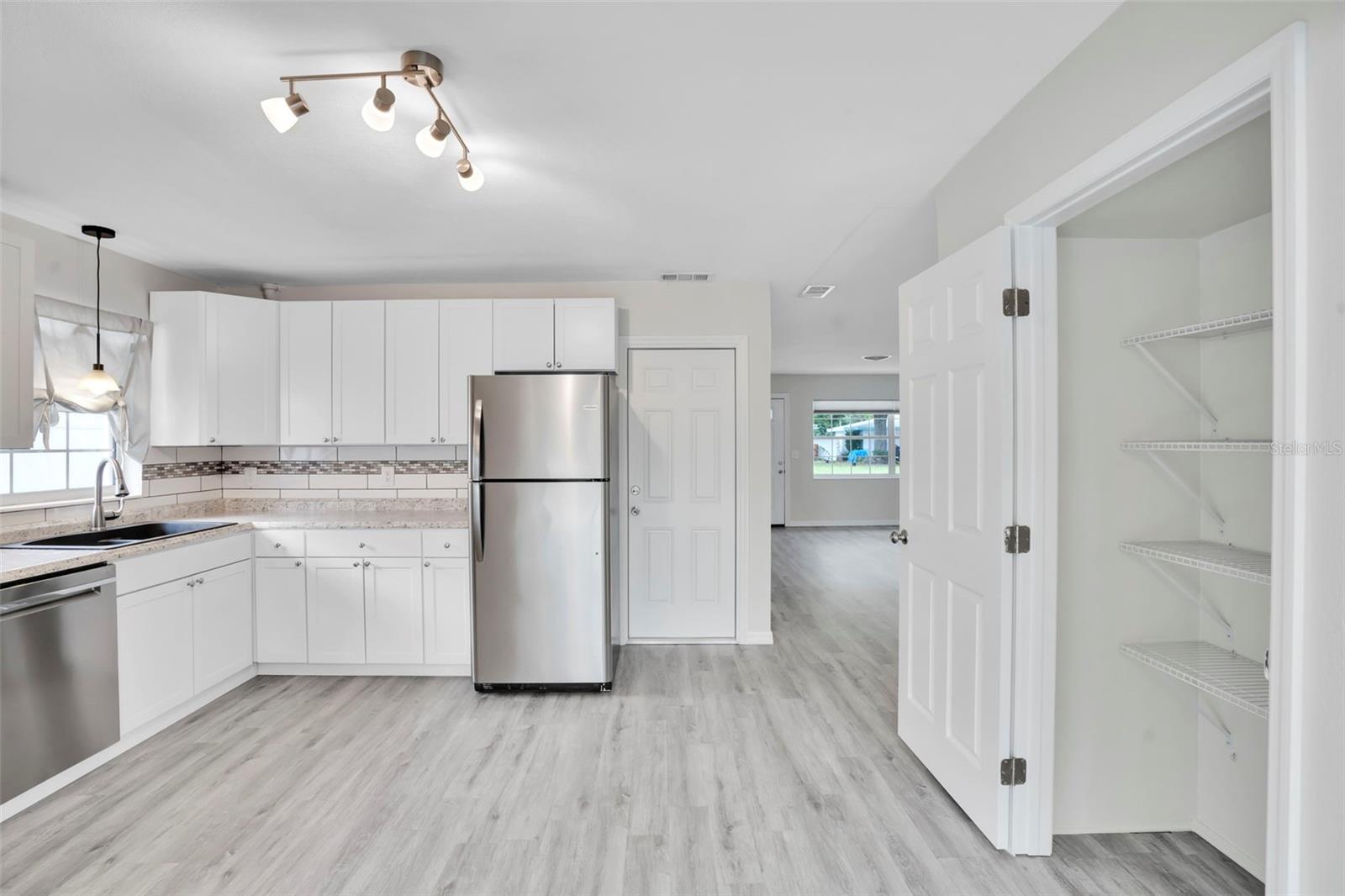 EL DORADO HILLS ANNEX - Residential Lease