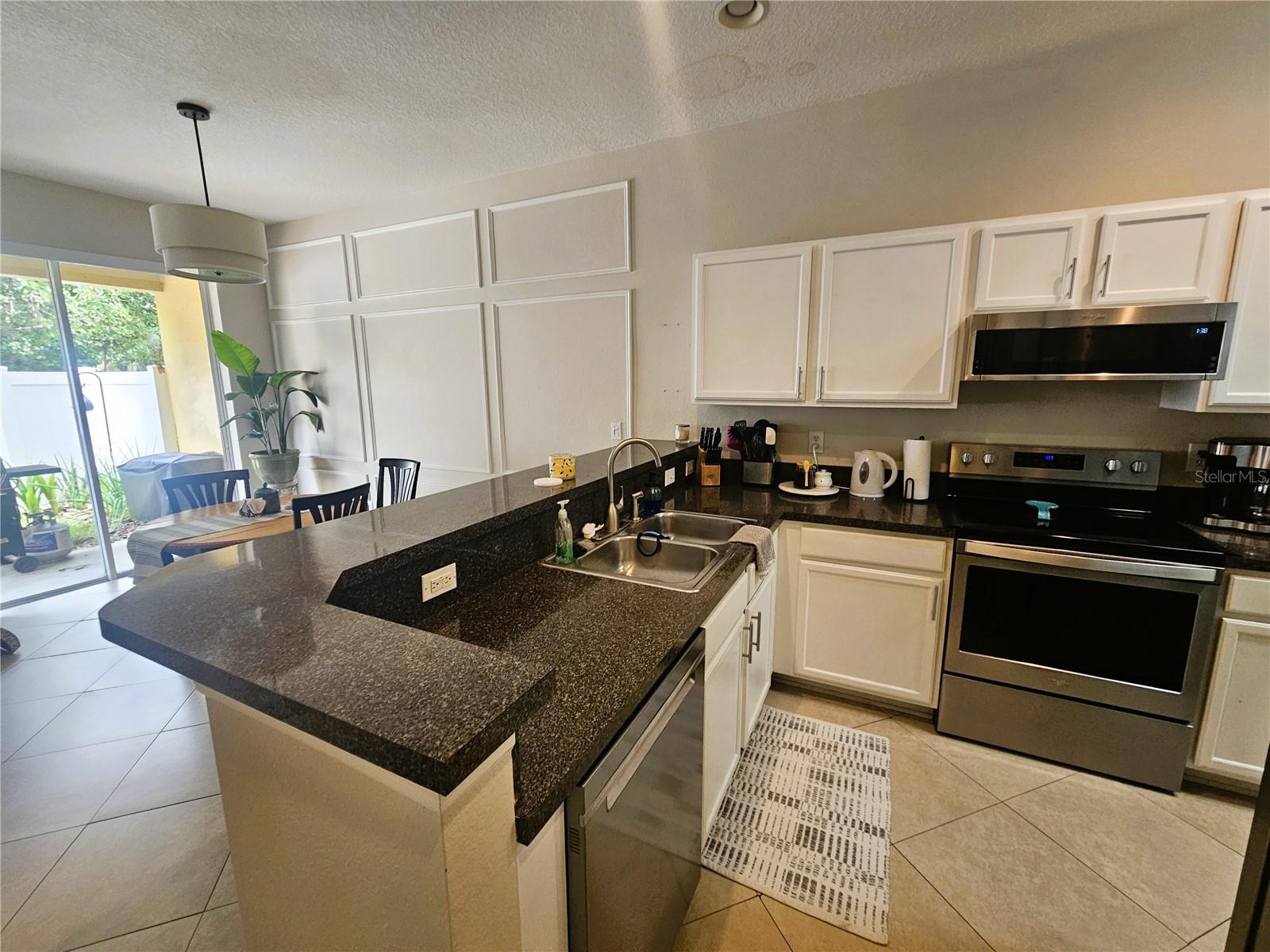 STONE RIDGE AT HIGHWOODS PRESE - Residential Lease