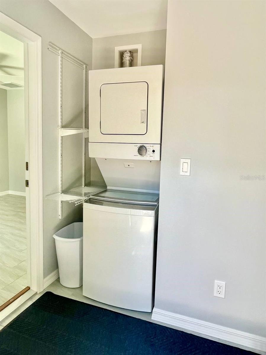 DEL RIO ESTATES UNIT 9 - Residential Lease