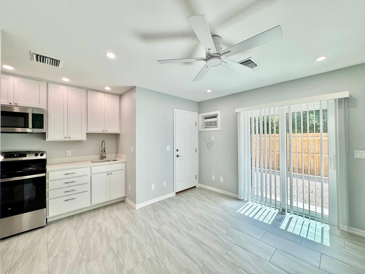 DEL RIO ESTATES UNIT 9 - Residential Lease